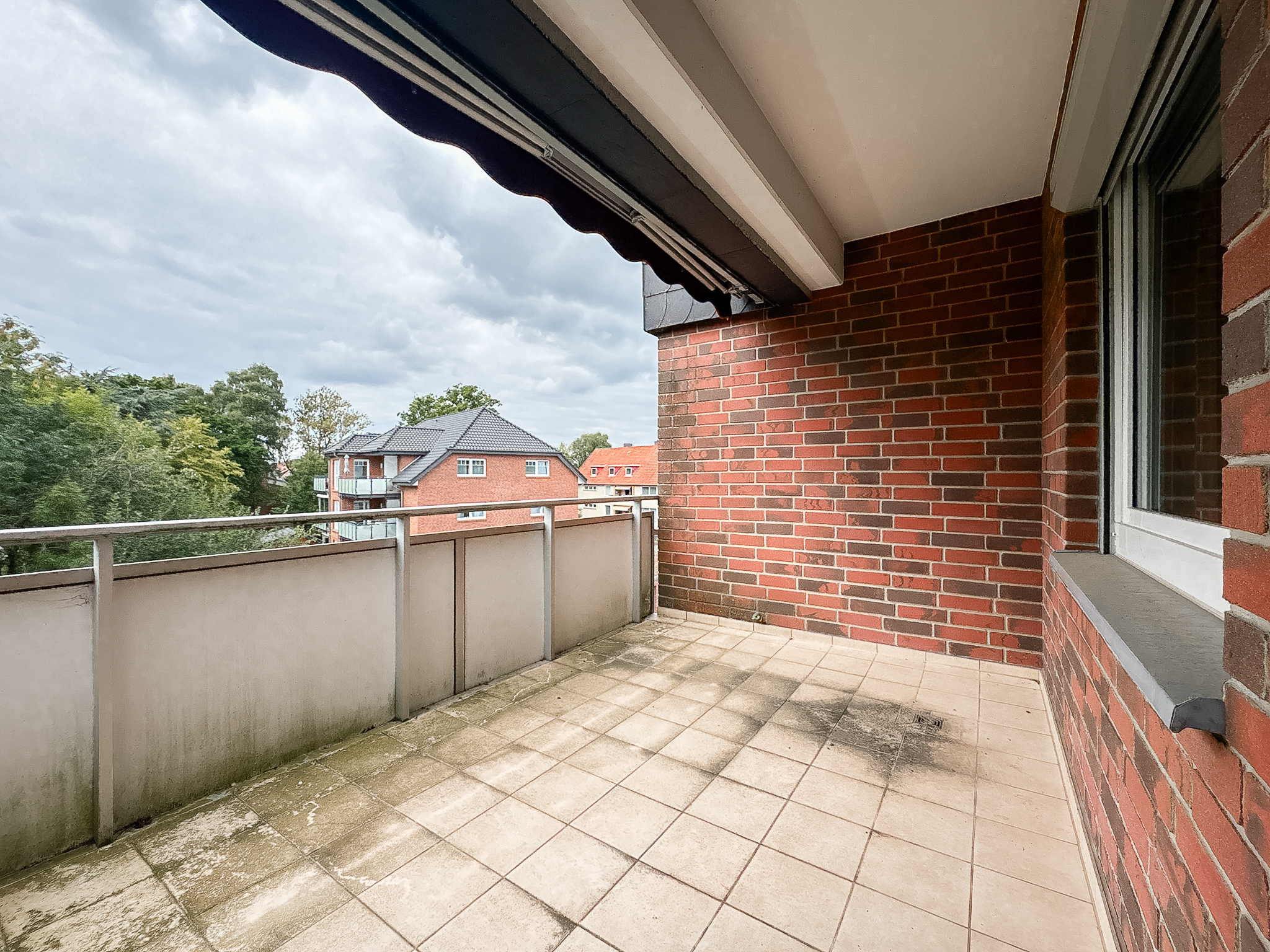 Charmante Eigentumswohnung mit großem Balkon - Ansicht