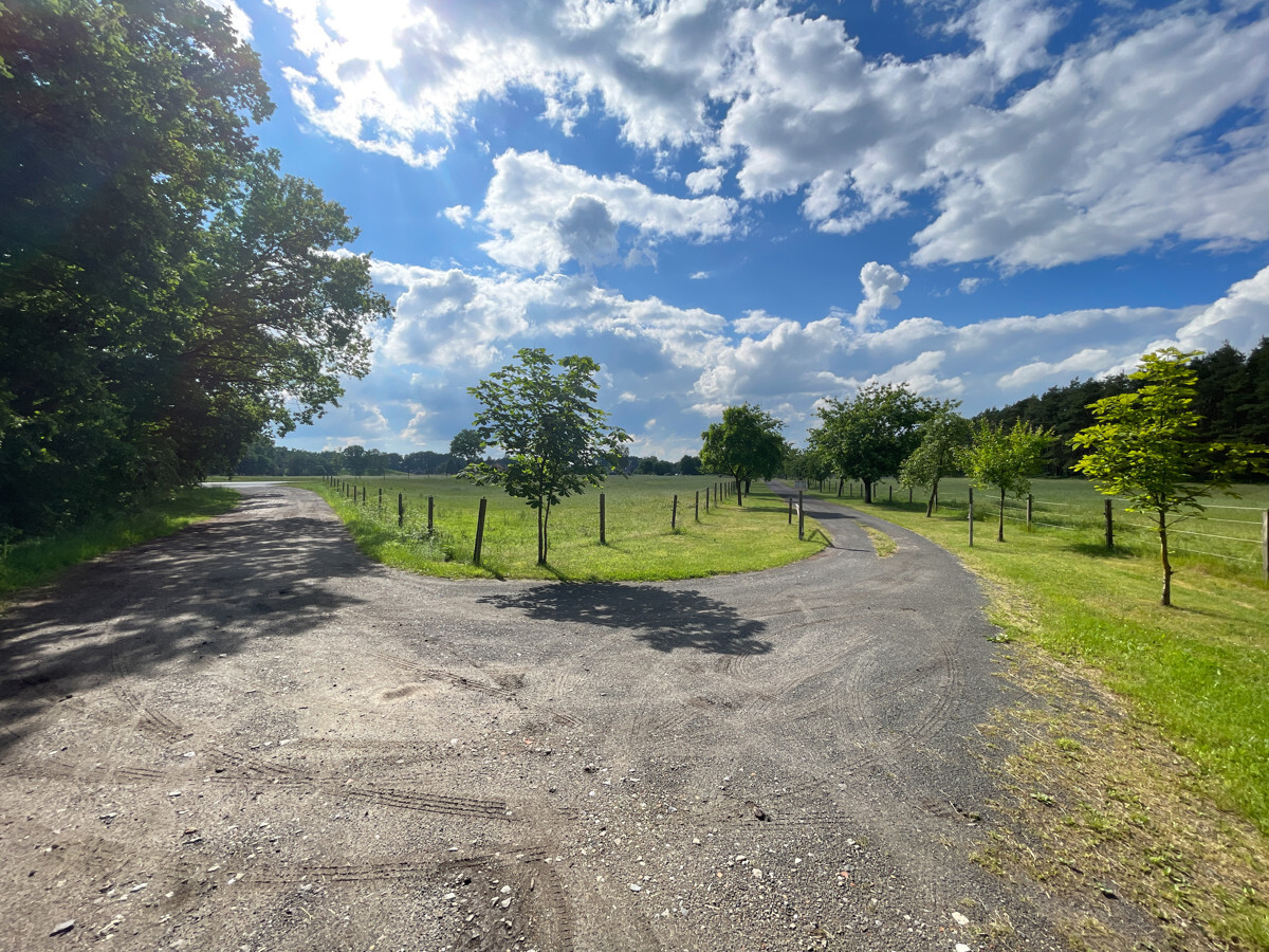 Arbeiten und wohnen mit über 7.500 Land direkt vor der Tür - Ansicht