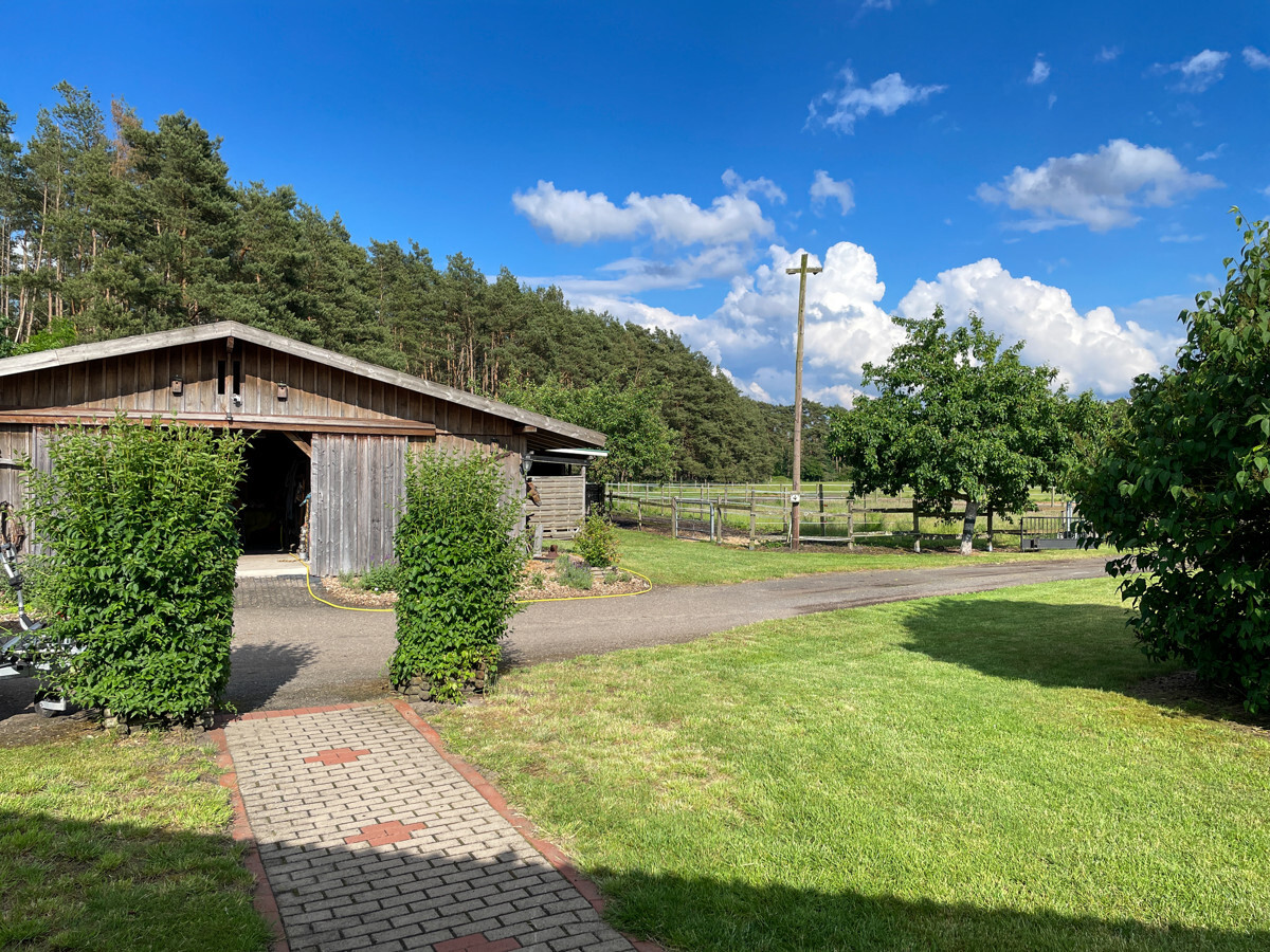 Arbeiten und wohnen mit über 7.500 Land direkt vor der Tür - Ansicht