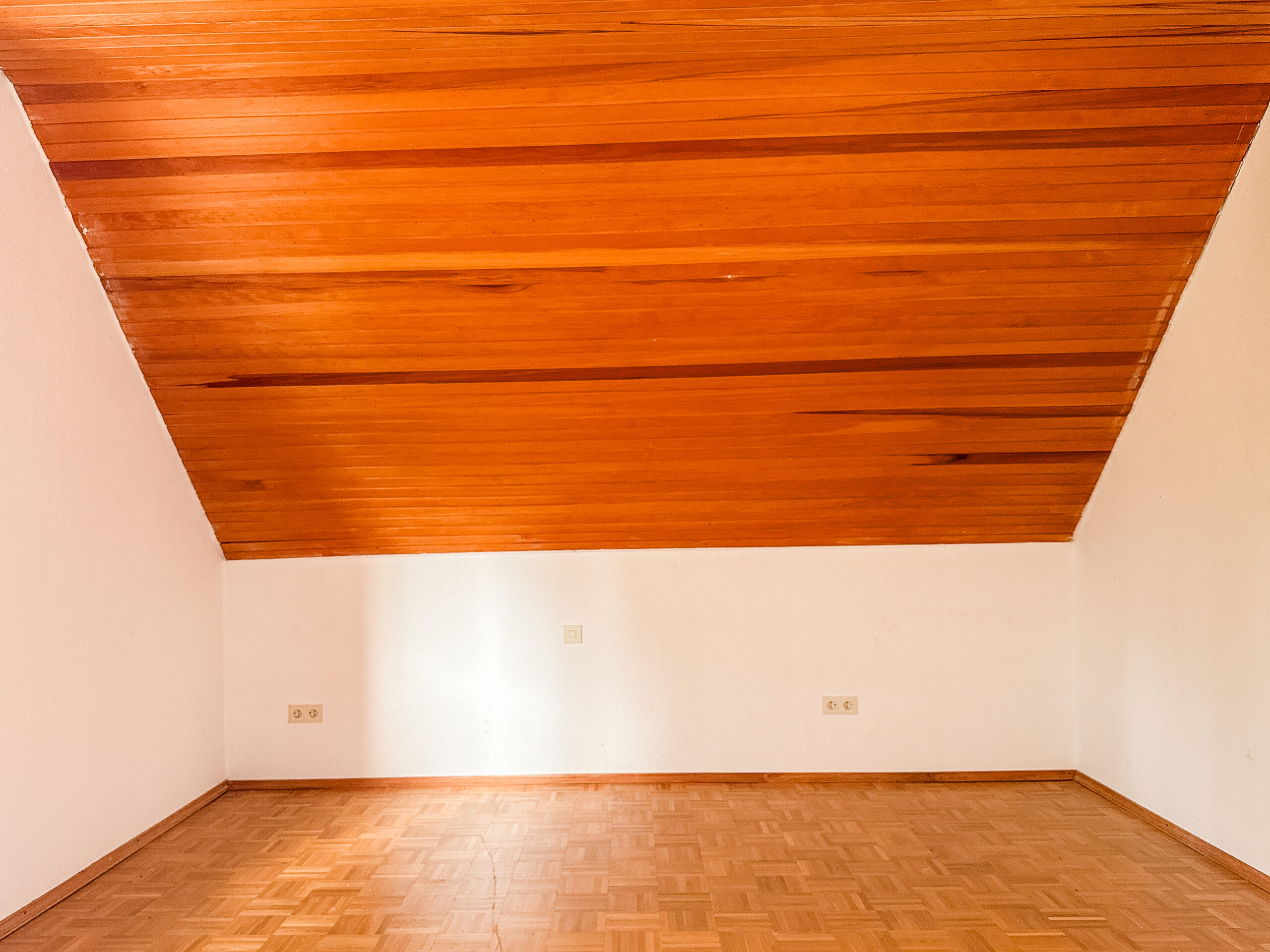 Vielseitiger Bungalow mit großem Grundstück und Vermietungspotenzial in Hambühren - Ansicht