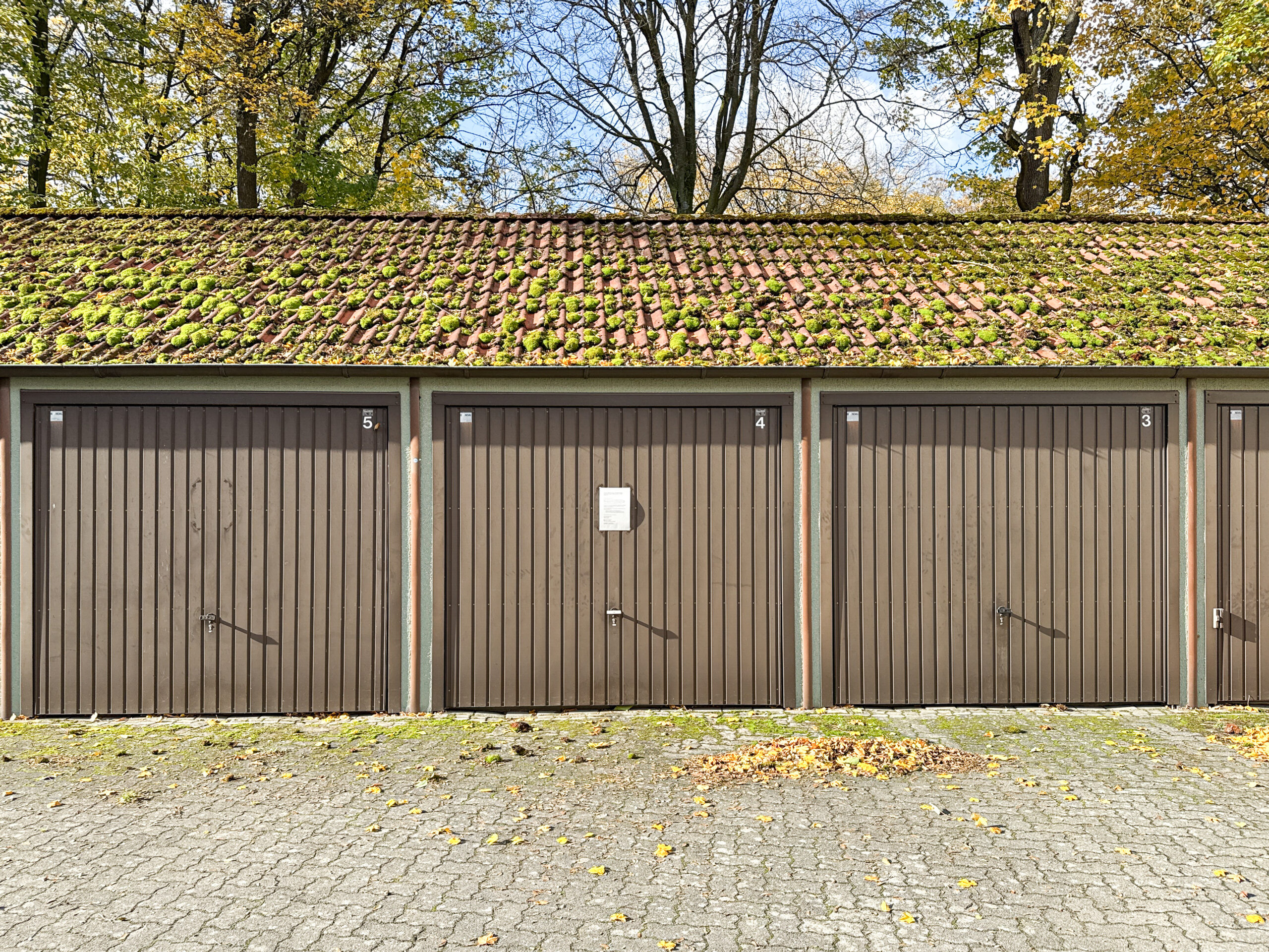 Praktische Garage im ruhigen Garagenhof in Vahrenwald-List - Ansicht