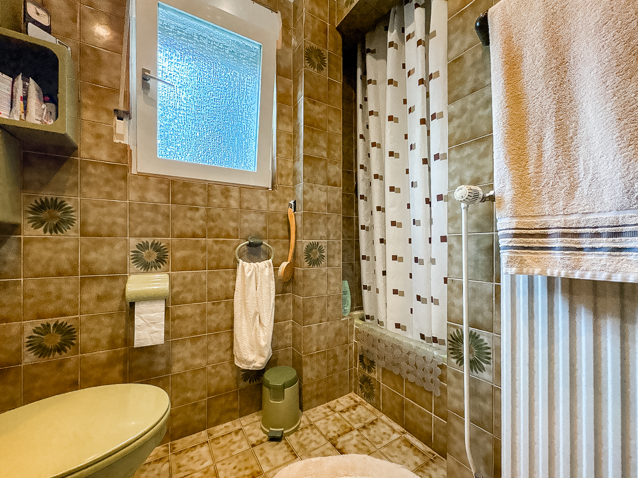 Gepflegte Doppelhaushälfte mit Gartenidylle und flexibler Wohnaufteilung in Herrenhausen - Ansicht