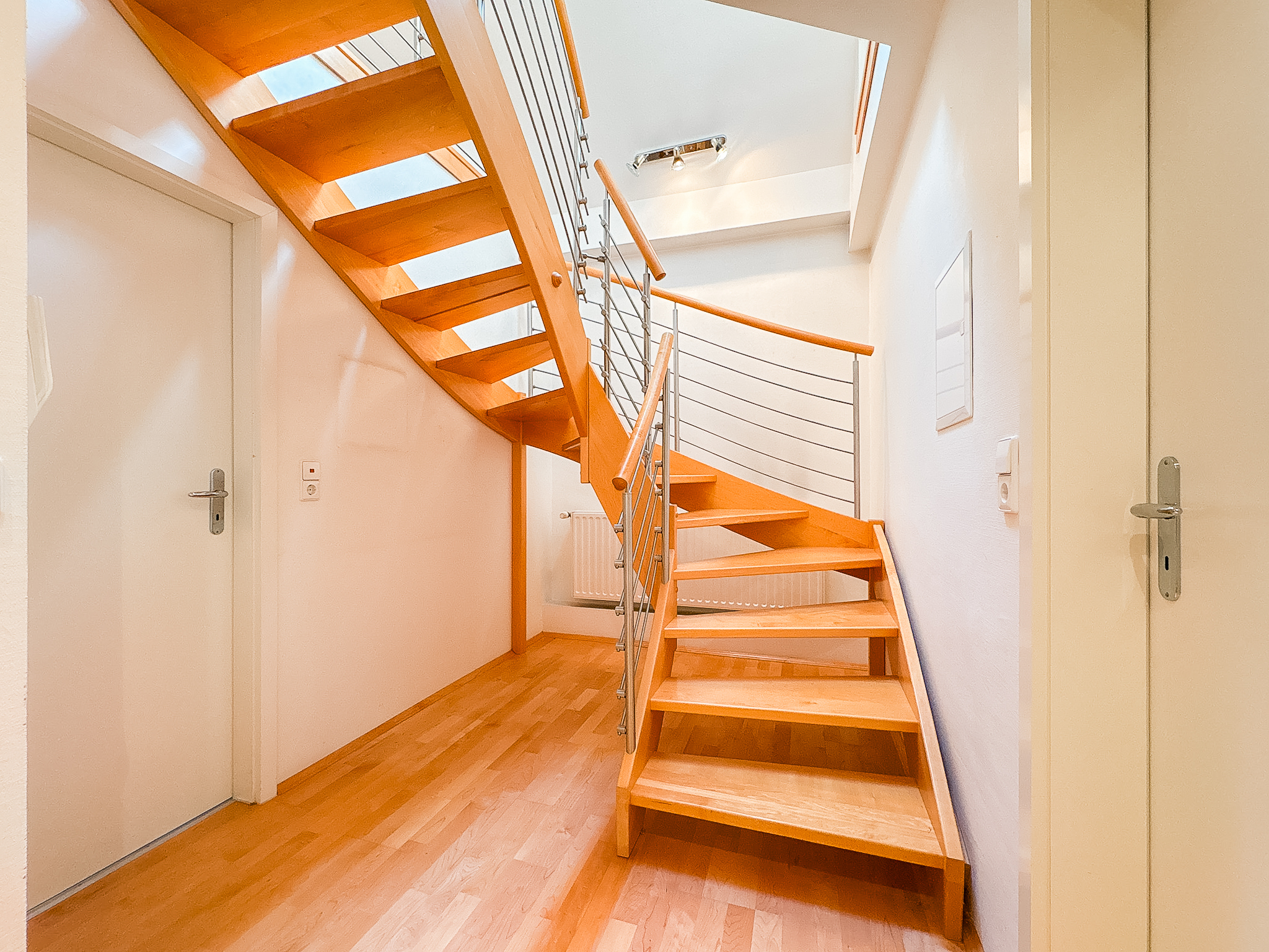 Gepflegte Doppelhaushälfte mit Gartenidylle und flexibler Wohnaufteilung in Herrenhausen - Ansicht