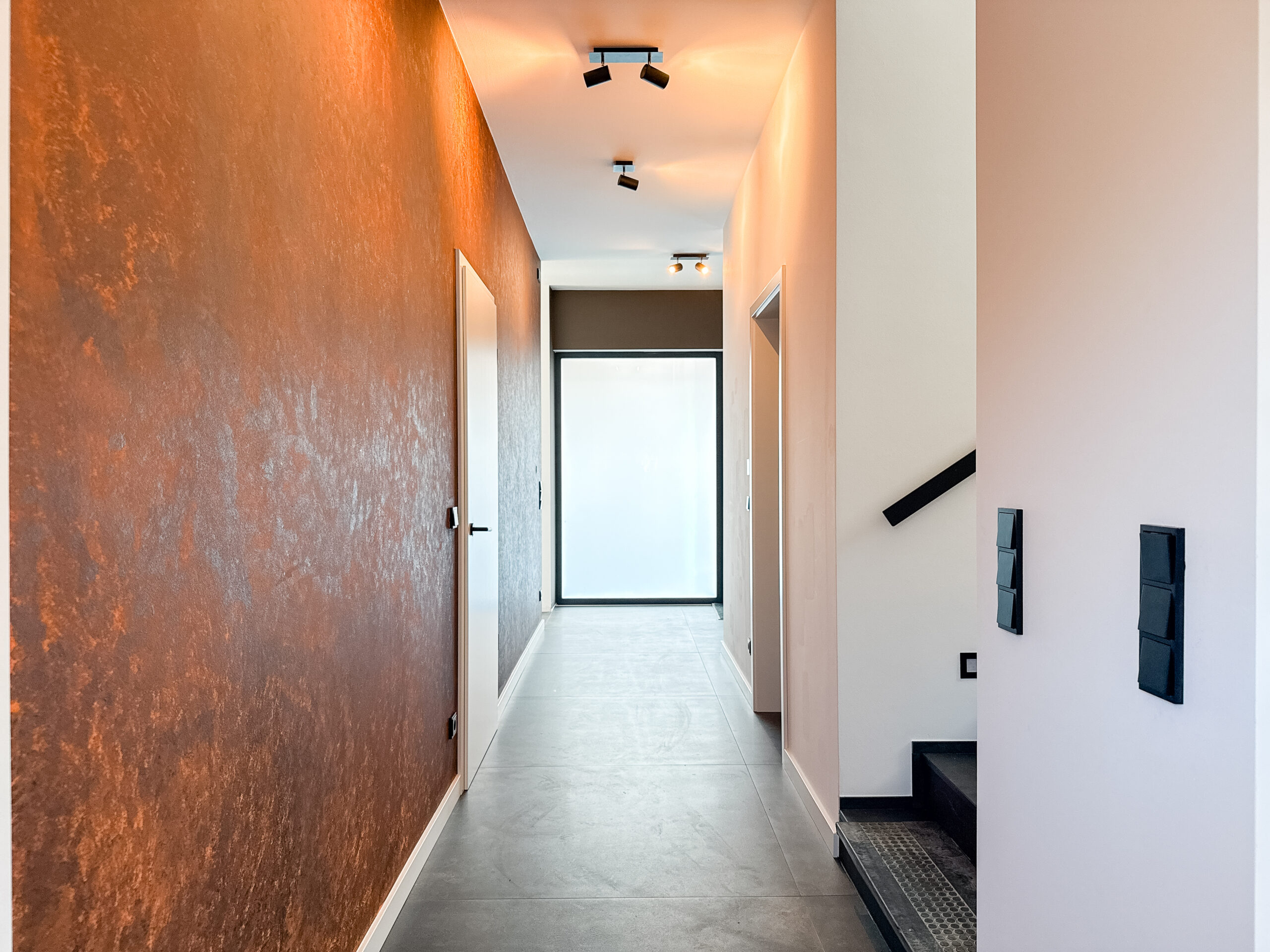 Hochwertige Stadtvilla mit Dachterrasse, Fitnessbereich & Büro - Ansicht