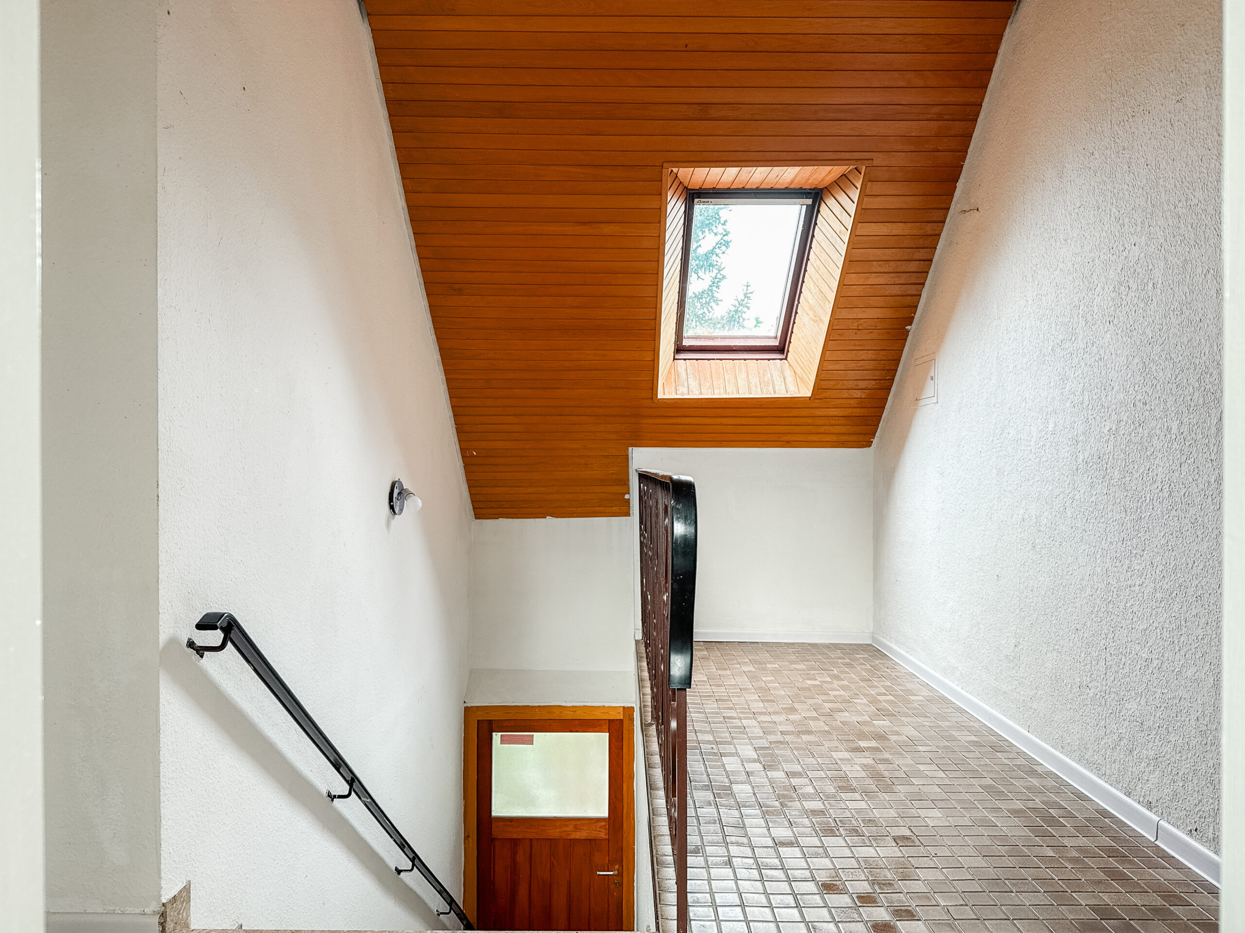 Vielseitiger Bungalow mit großem Grundstück und Vermietungspotenzial in Hambühren - Ansicht