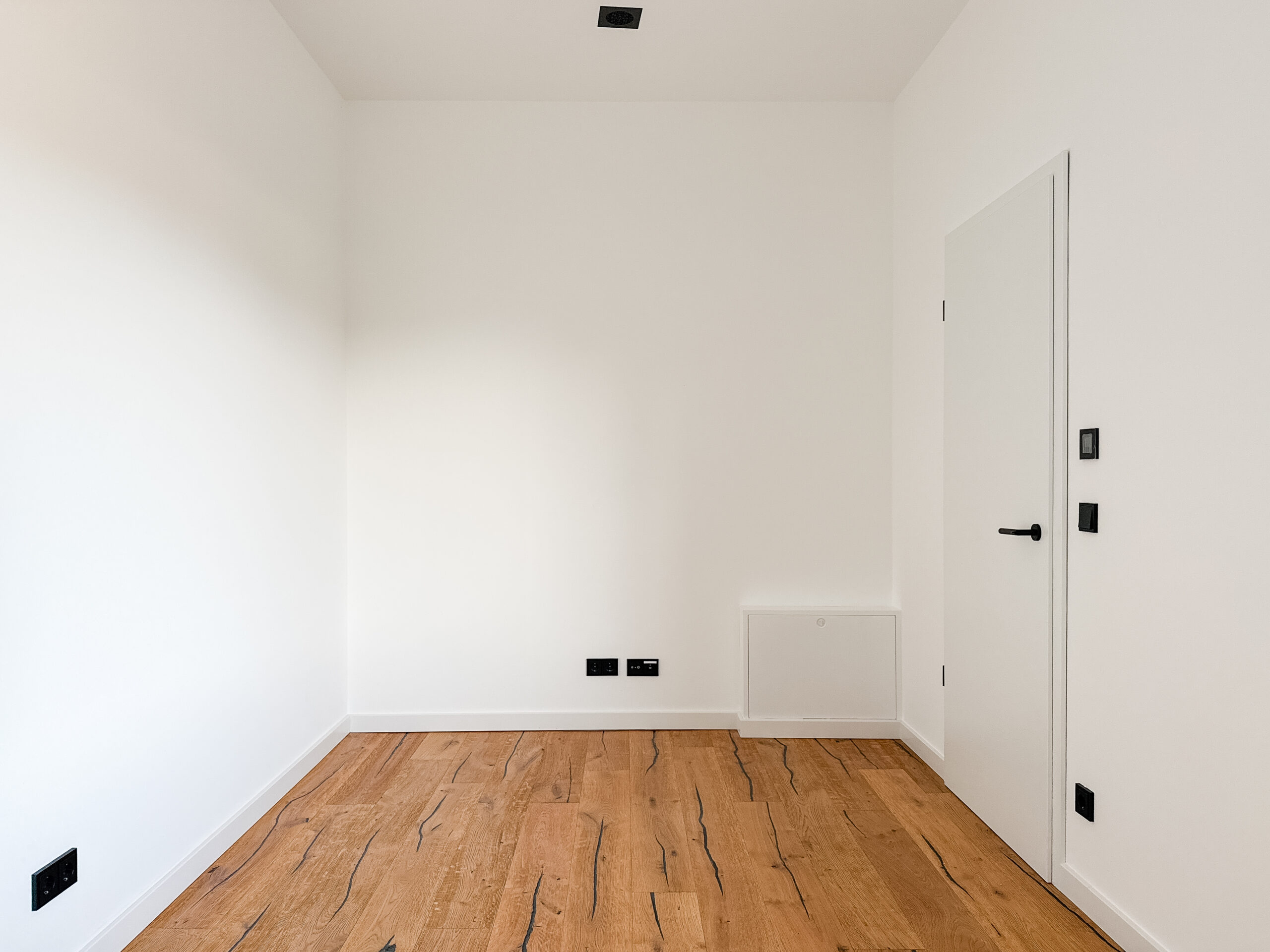 Hochwertige Stadtvilla mit Dachterrasse, Fitnessbereich & Büro - Ansicht