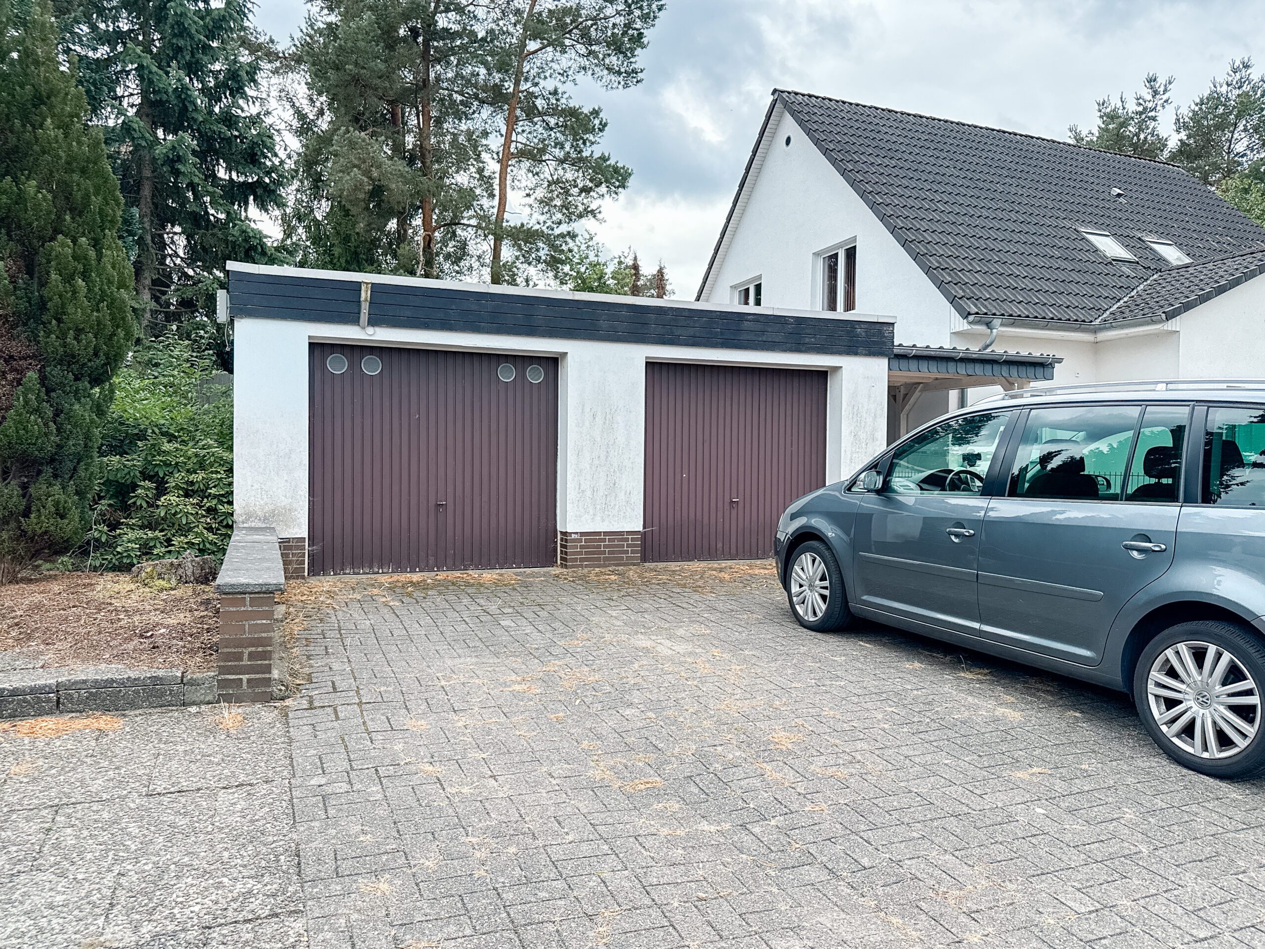 Vielseitiger Bungalow mit großem Grundstück und Vermietungspotenzial in Hambühren - Ansicht
