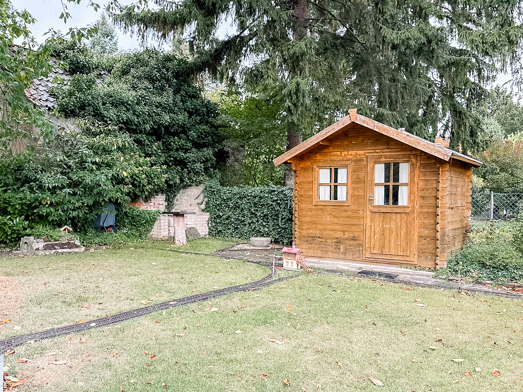 Gepflegte Doppelhaushälfte mit Gartenidylle und flexibler Wohnaufteilung in Herrenhausen - Ansicht