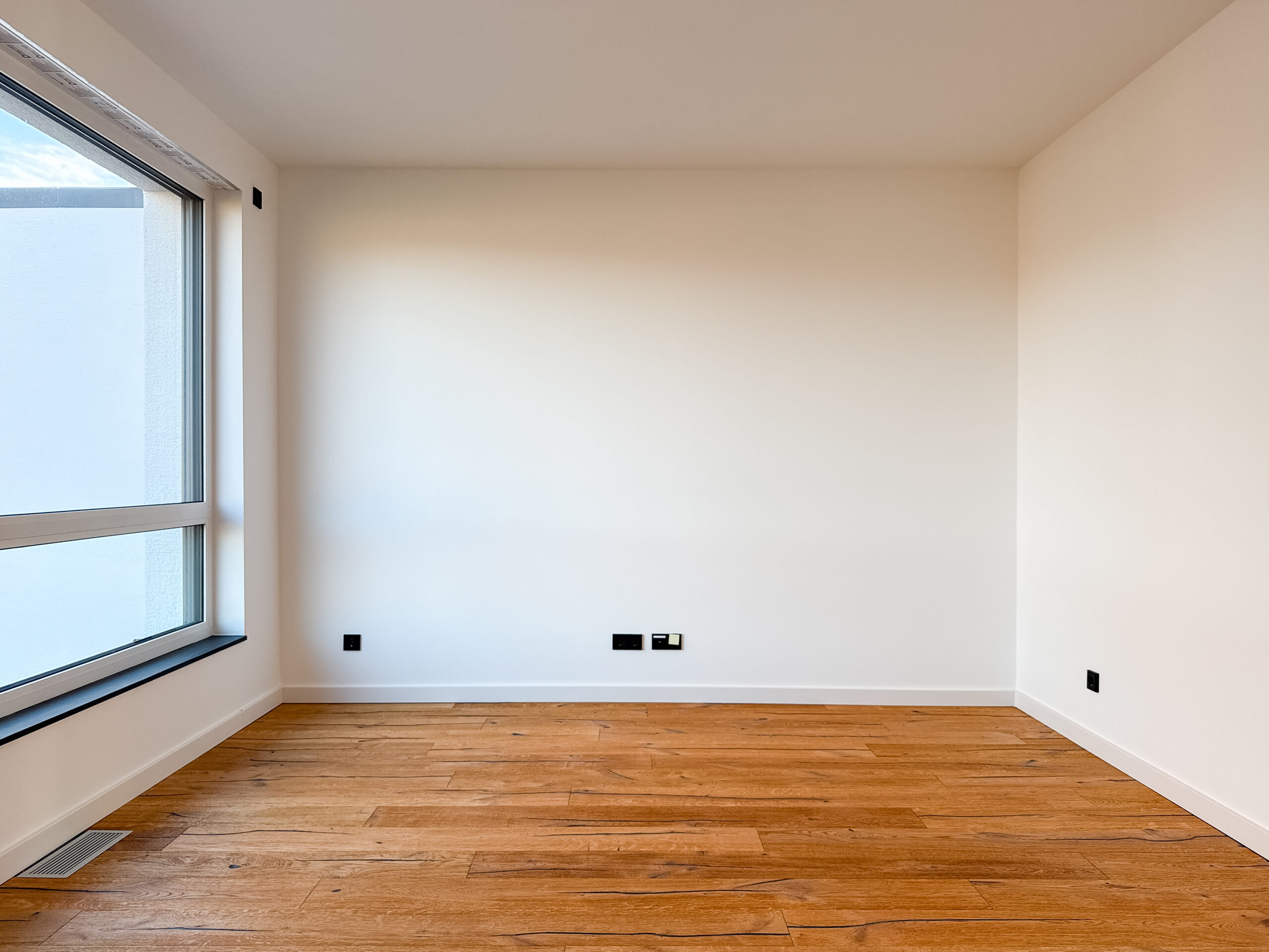 Hochwertige Stadtvilla mit Dachterrasse, Fitnessbereich & Büro - Ansicht