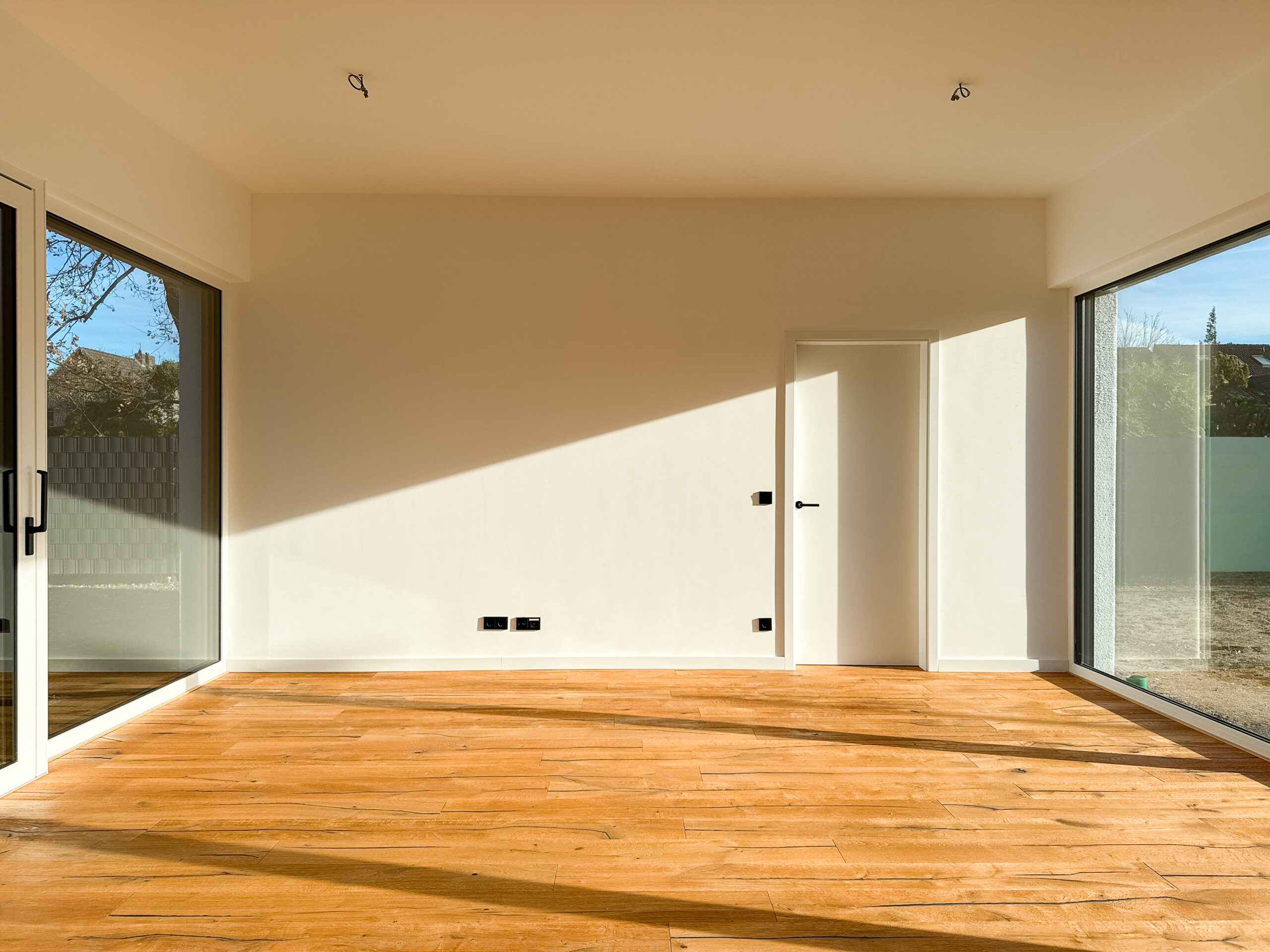 Hochwertige Stadtvilla mit Dachterrasse, Fitnessbereich & Büro - Ansicht