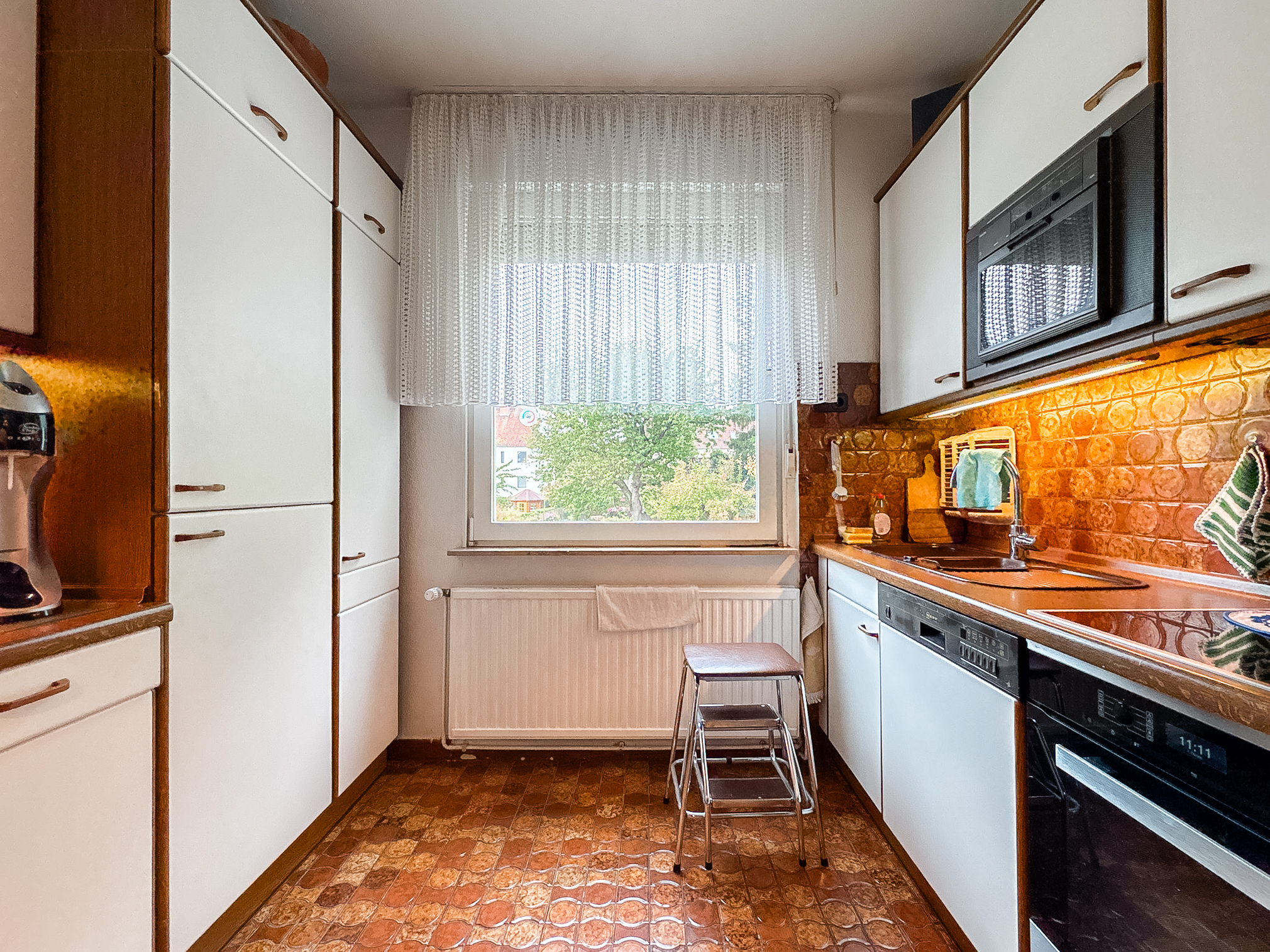 Gepflegte Doppelhaushälfte mit Gartenidylle und flexibler Wohnaufteilung in Herrenhausen - Ansicht