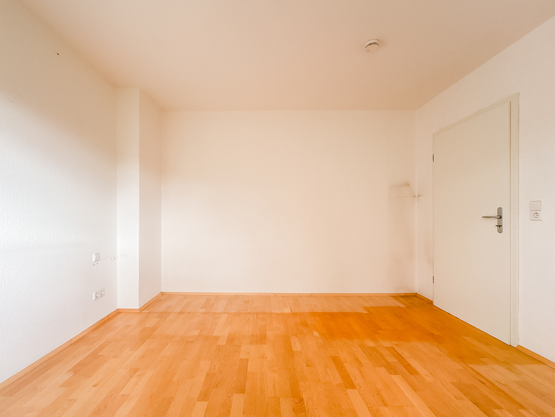 Gepflegte Doppelhaushälfte mit Gartenidylle und flexibler Wohnaufteilung in Herrenhausen - Ansicht