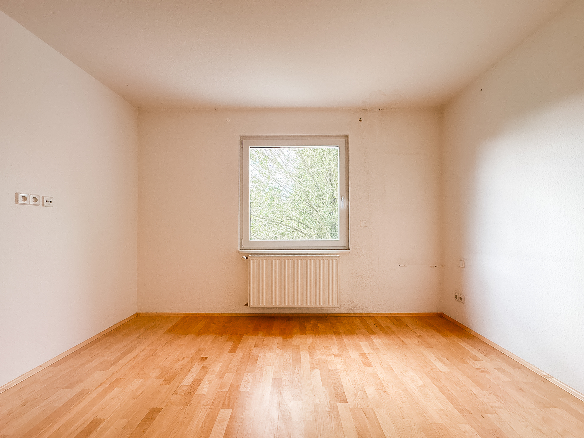 Gepflegte Doppelhaushälfte mit Gartenidylle und flexibler Wohnaufteilung in Herrenhausen - Ansicht