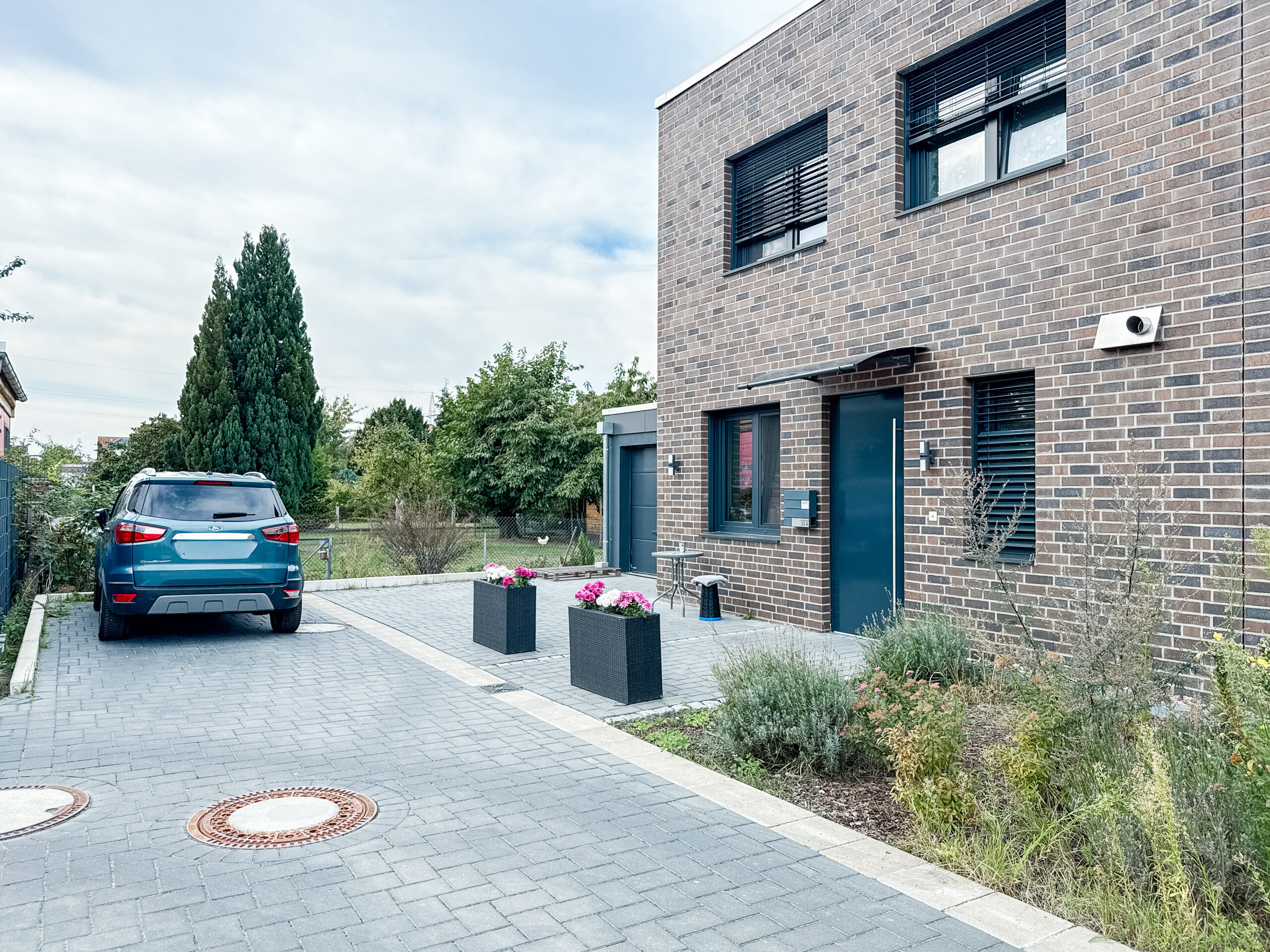 Doppelhaushälfte sucht neue Familie in Rethen - Ansicht