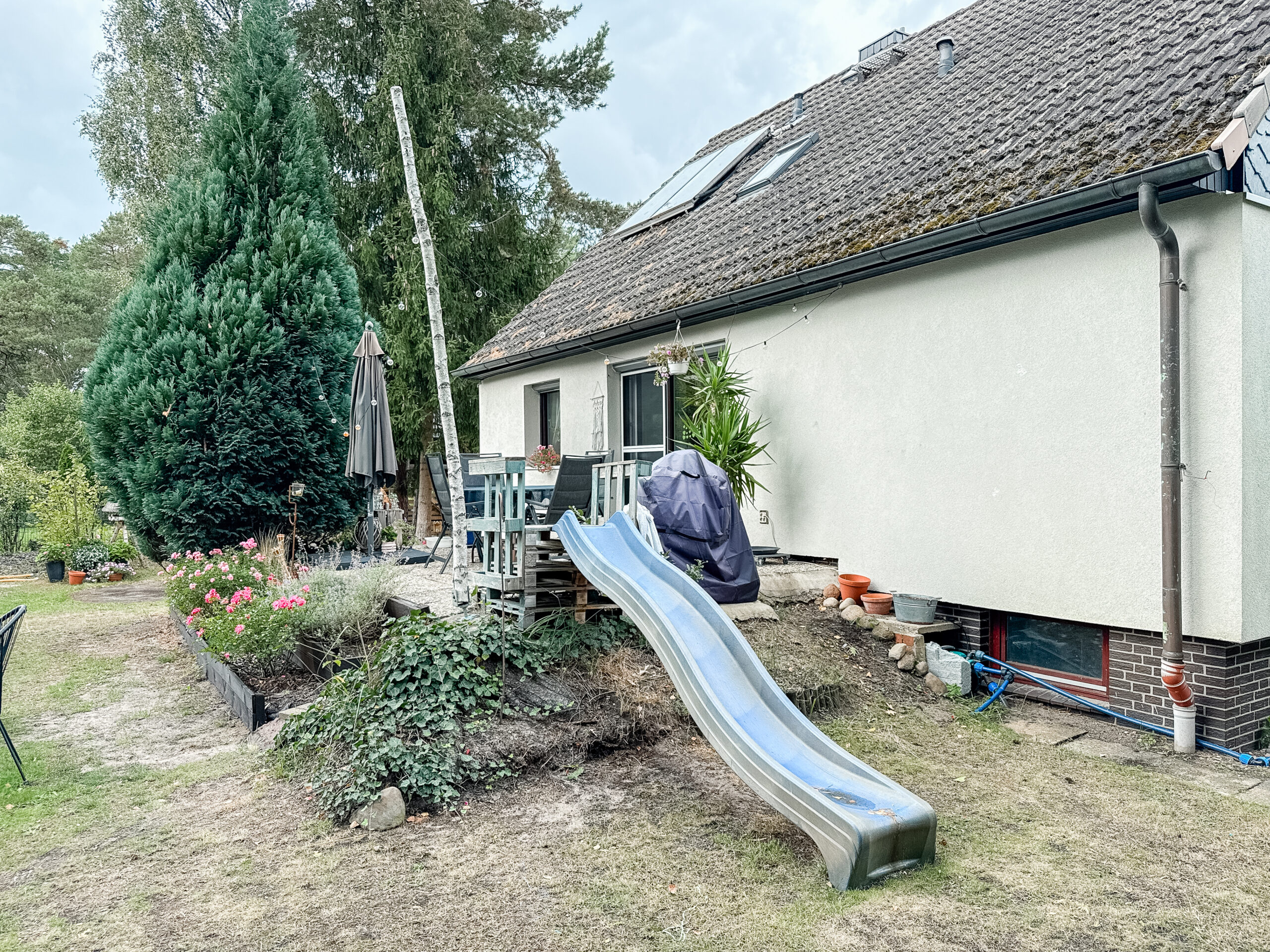Vielseitiger Bungalow mit großem Grundstück und Vermietungspotenzial in Hambühren - Ansicht