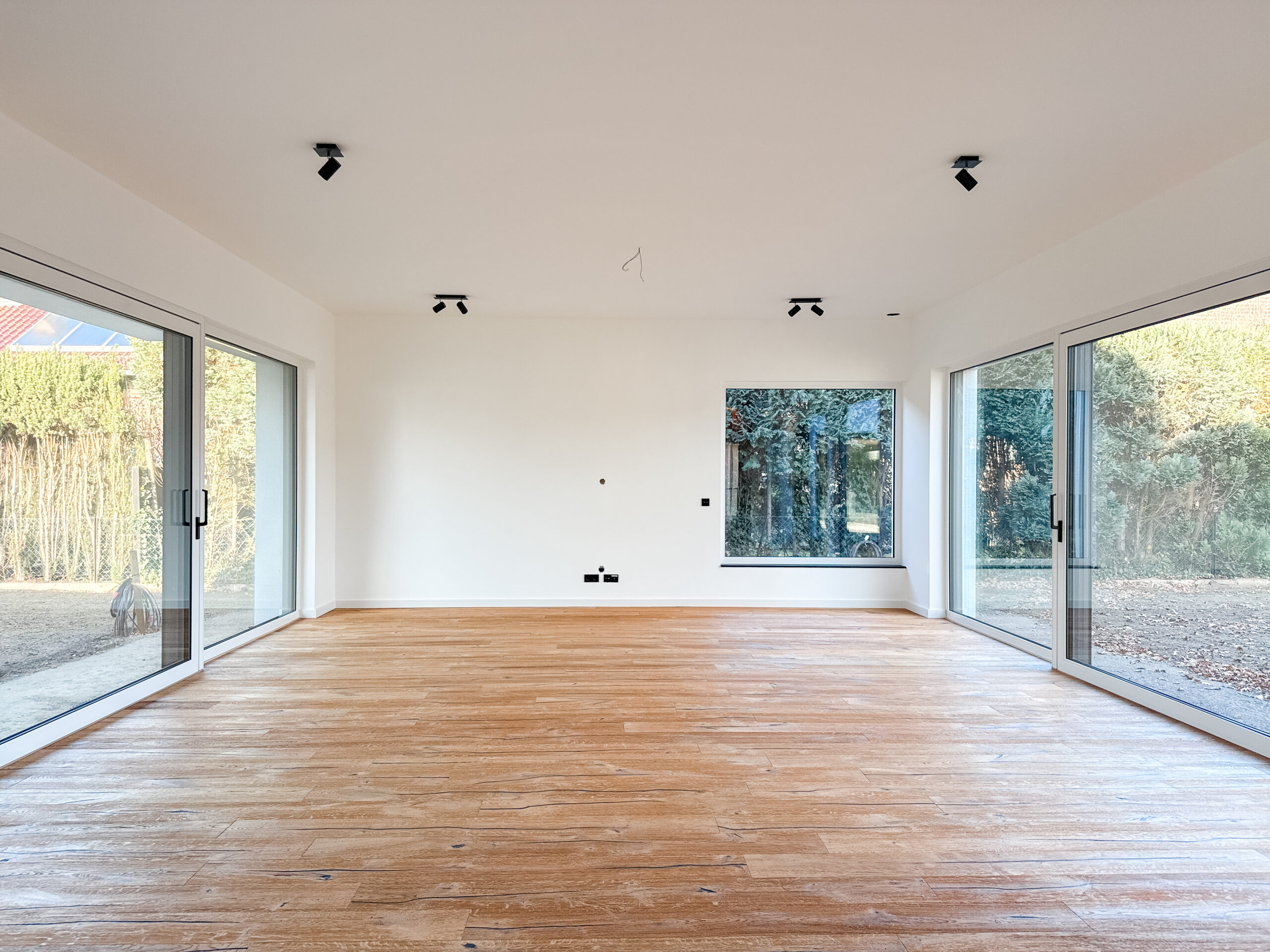 Hochwertige Stadtvilla mit Dachterrasse, Fitnessbereich & Büro - Ansicht