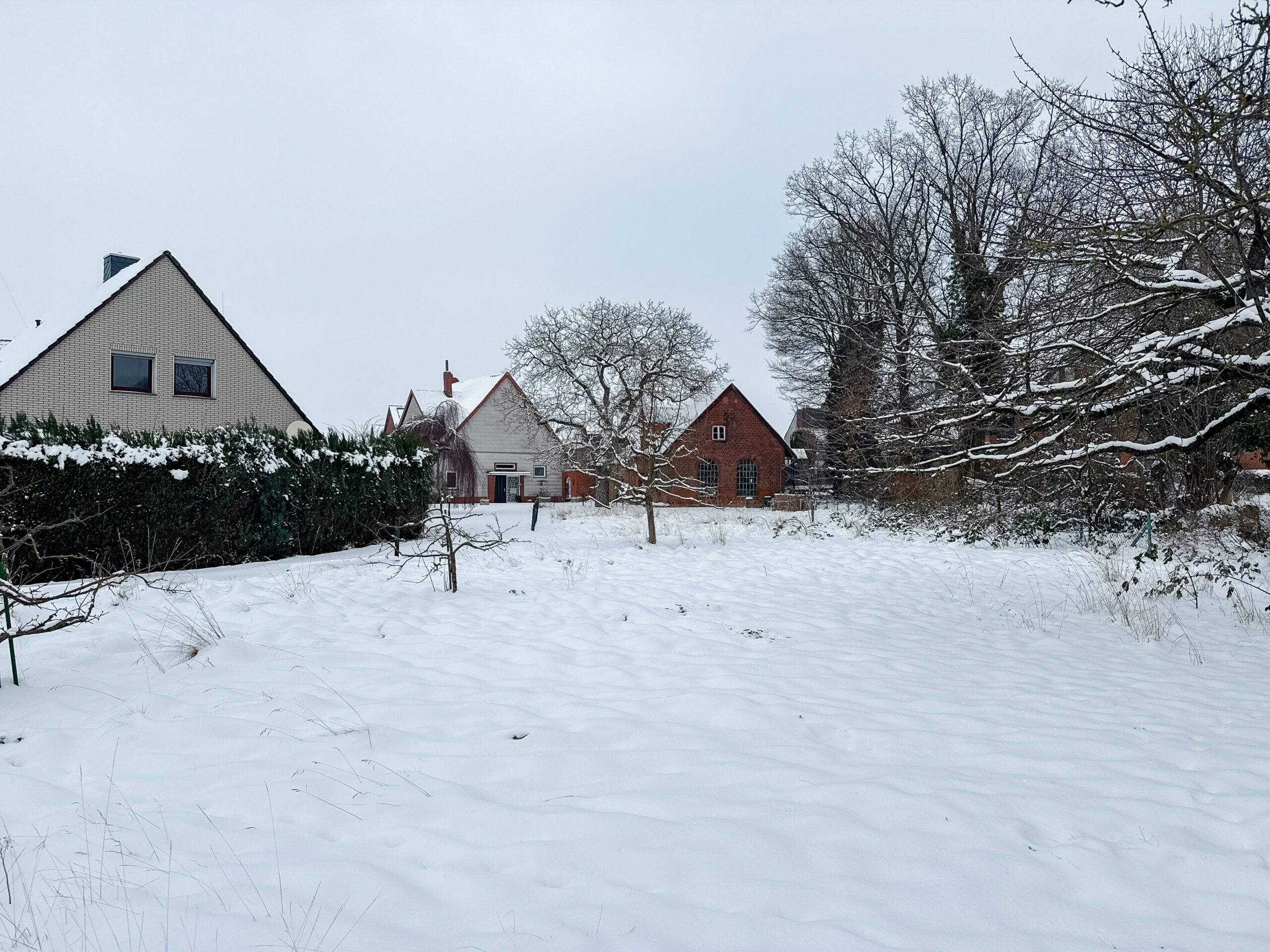 Großzügiges Baugrundstück mit sanierungsbedürftigem Fachwerkhaus in ruhiger Lage von Gehrden - Ansicht