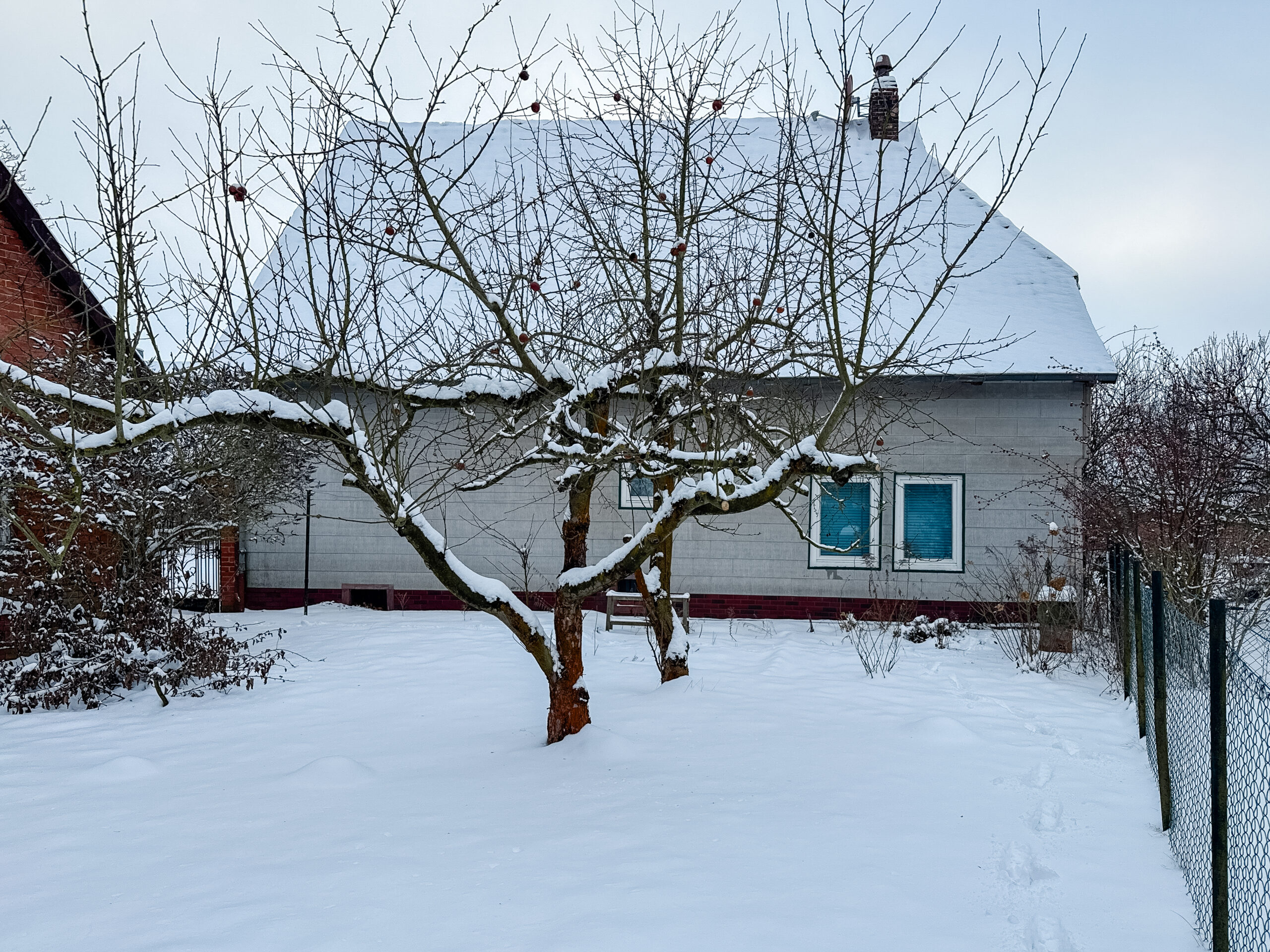 Großzügiges Baugrundstück mit sanierungsbedürftigem Fachwerkhaus in ruhiger Lage von Gehrden - Ansicht