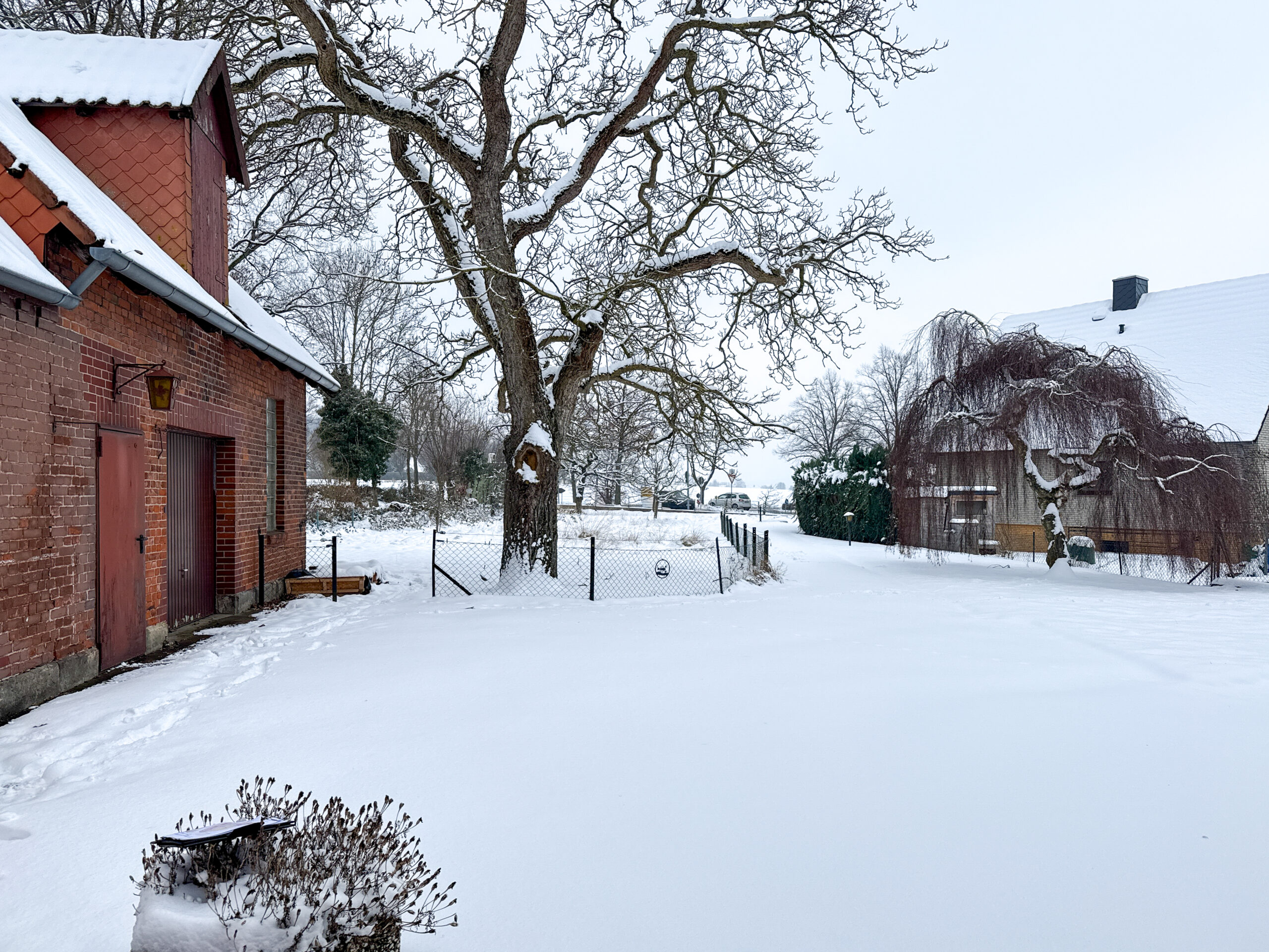 Großzügiges Baugrundstück mit sanierungsbedürftigem Fachwerkhaus in ruhiger Lage von Gehrden - Ansicht