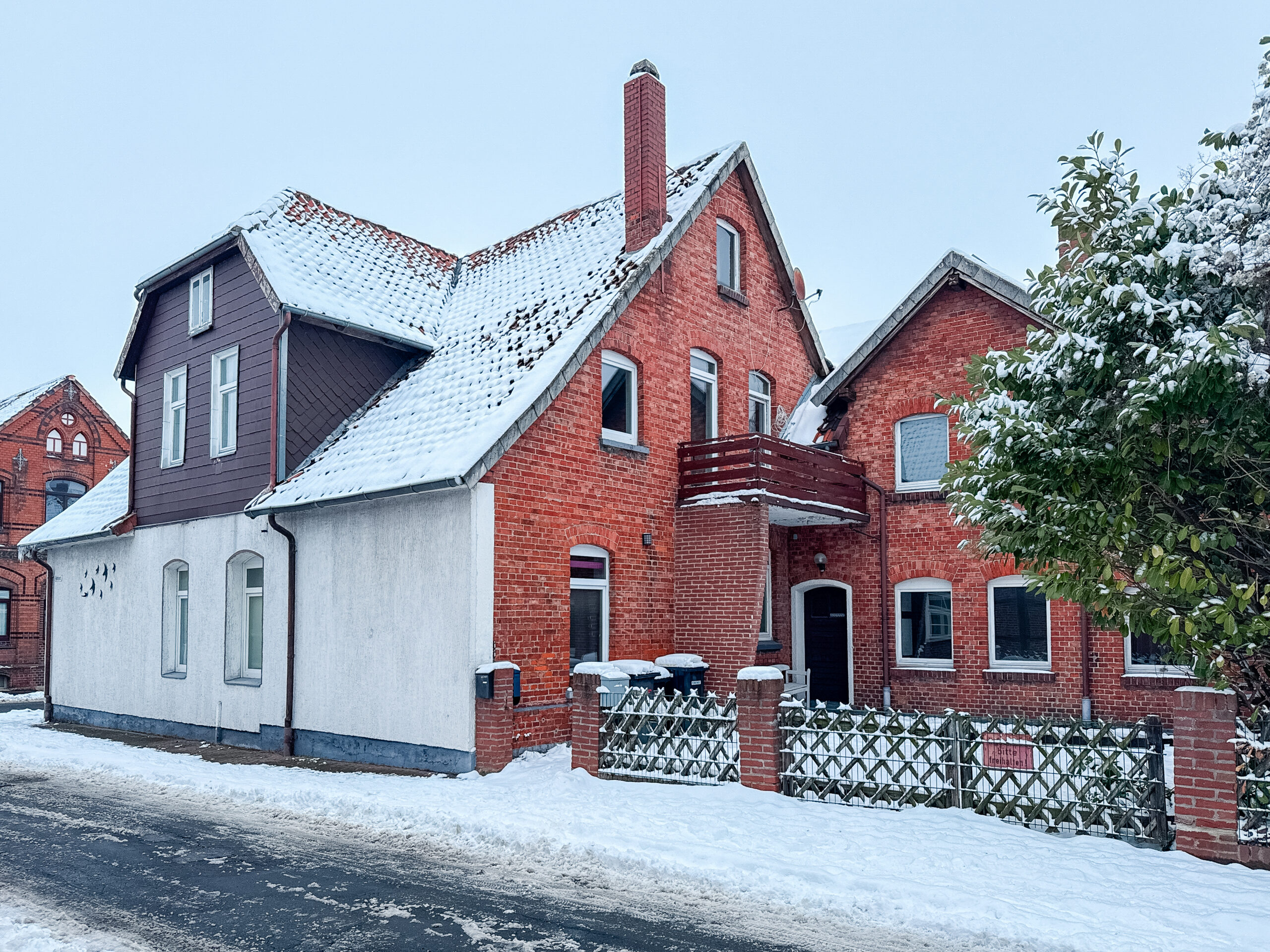 Mehrfamilienhaus mit Grundstück und Entwicklungspotenzial in Gehrden - Ansicht