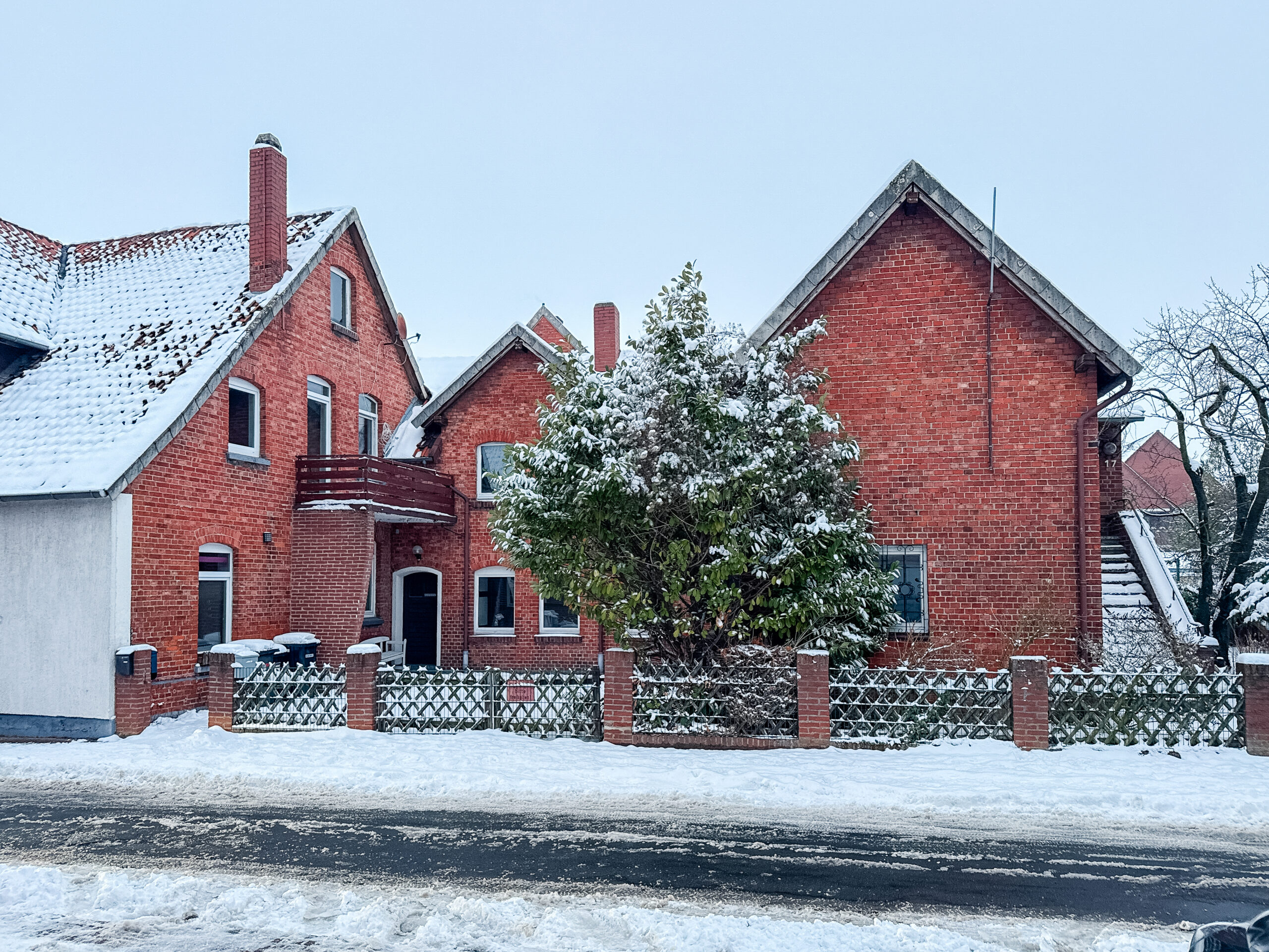 Mehrfamilienhaus mit Grundstück und Entwicklungspotenzial in Gehrden - Ansicht
