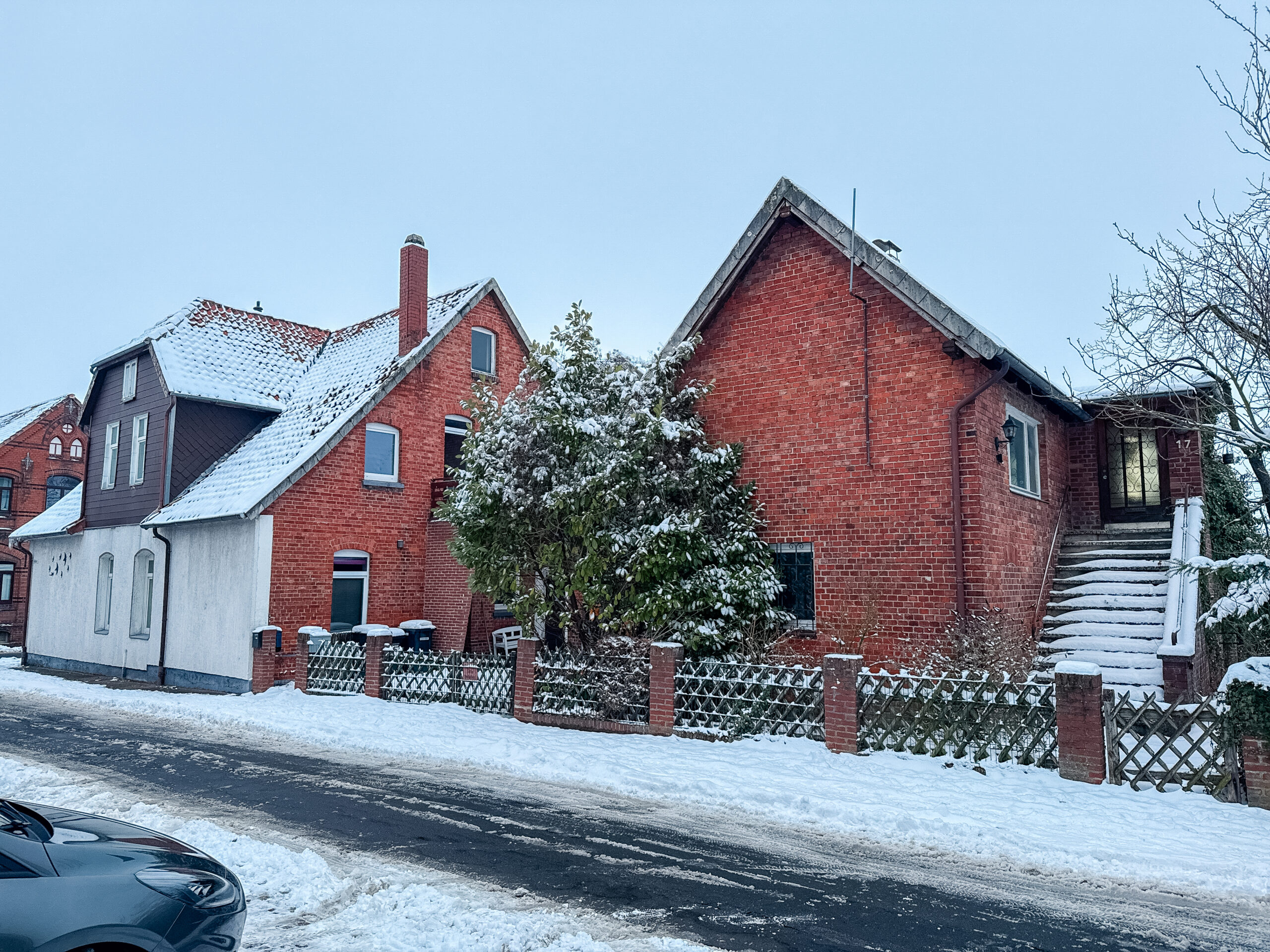 Mehrfamilienhaus mit Grundstück und Entwicklungspotenzial in Gehrden - Ansicht