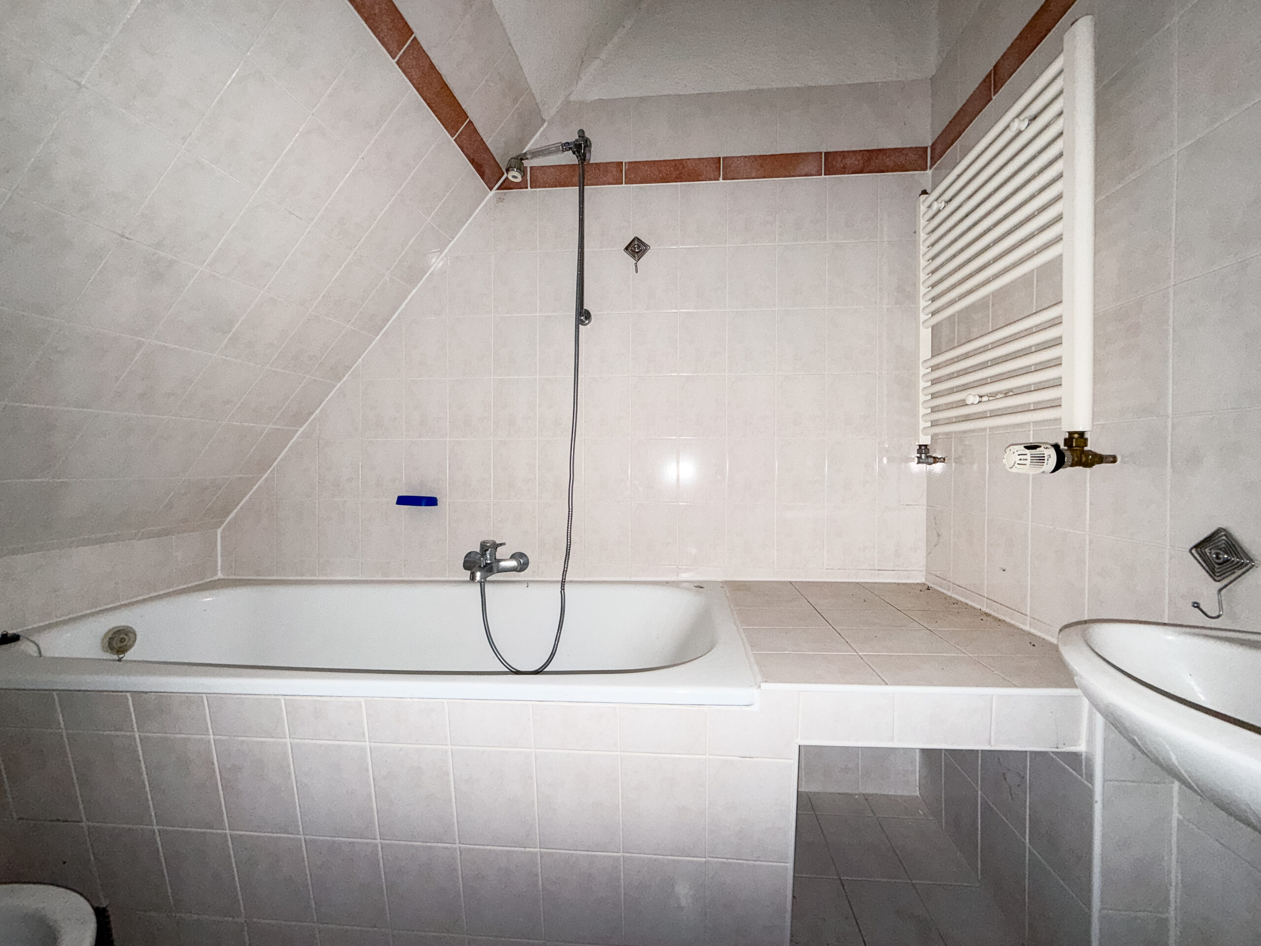 Mehrfamilienhaus mit Grundstück und Entwicklungspotenzial in Gehrden - Ansicht