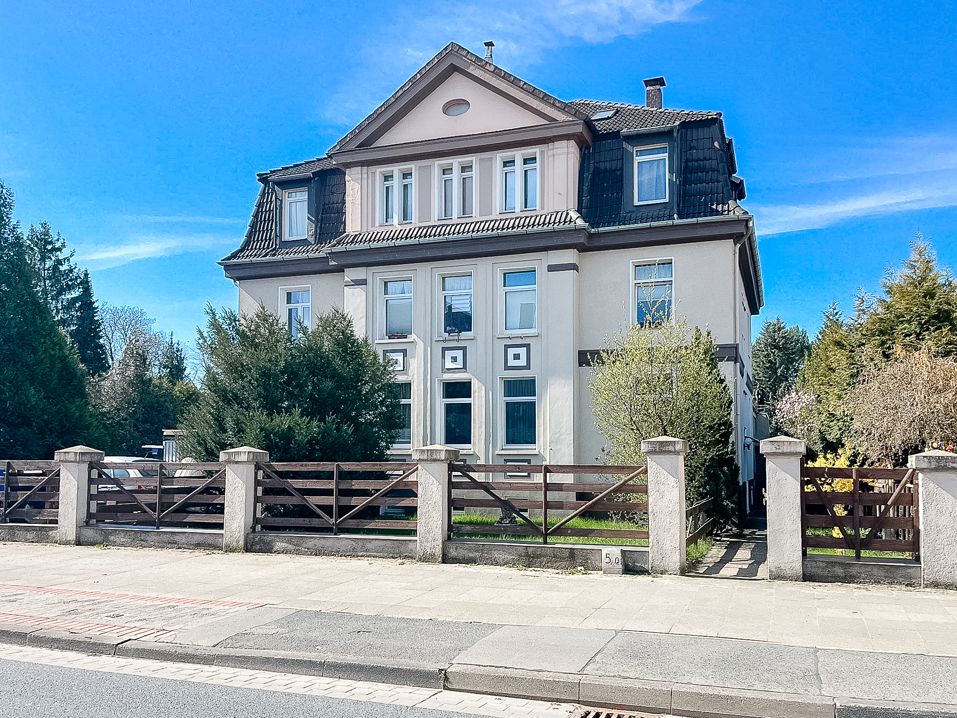 Attraktives Mehrfamilienhaus als Kapitalanlage in Hannover-Misburg/Anderten - Ansicht