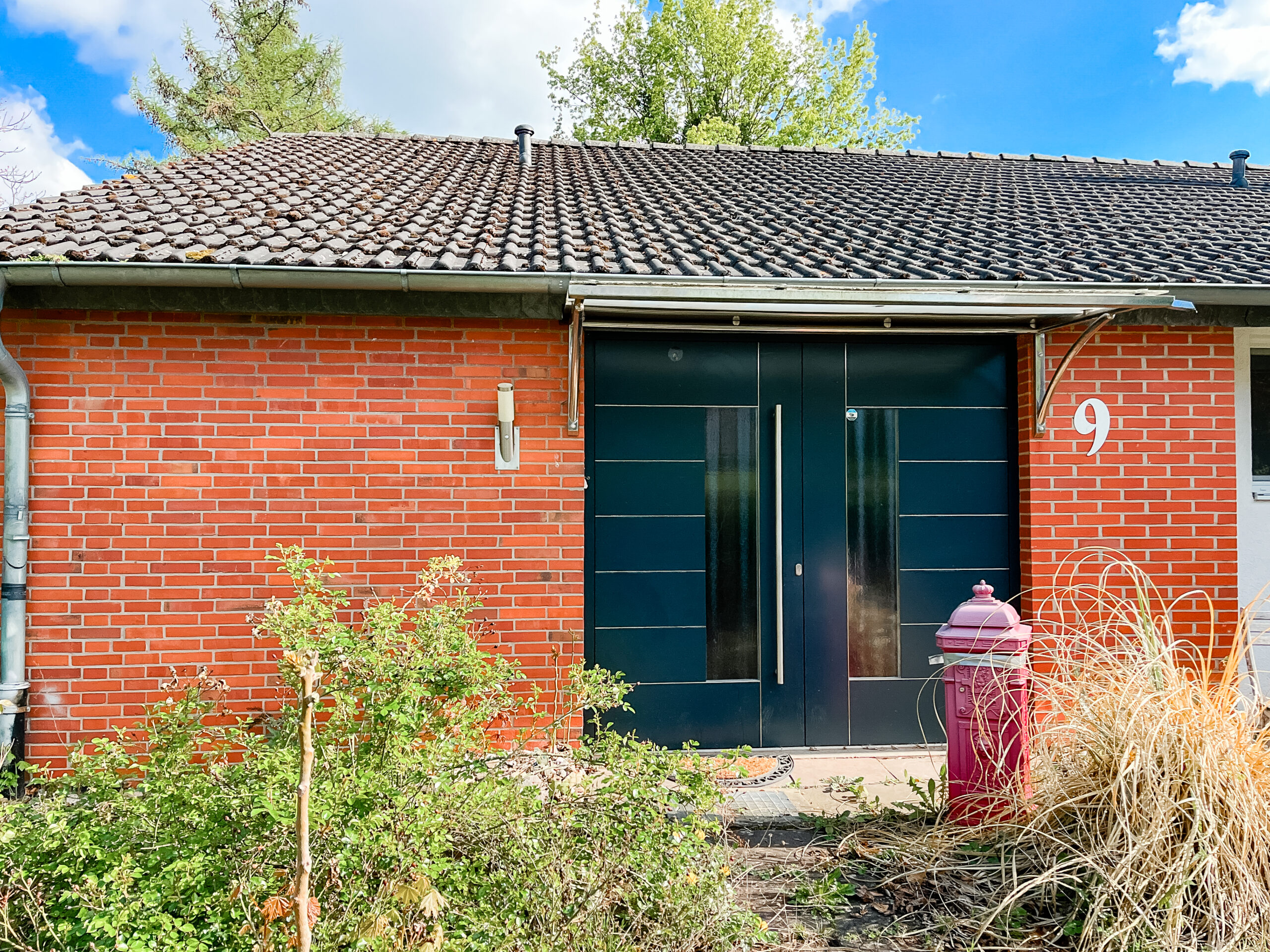 Idyllisches Einfamilienhaus mit Charme in Sarstedt auf Erbpachtgrundstück - Ansicht