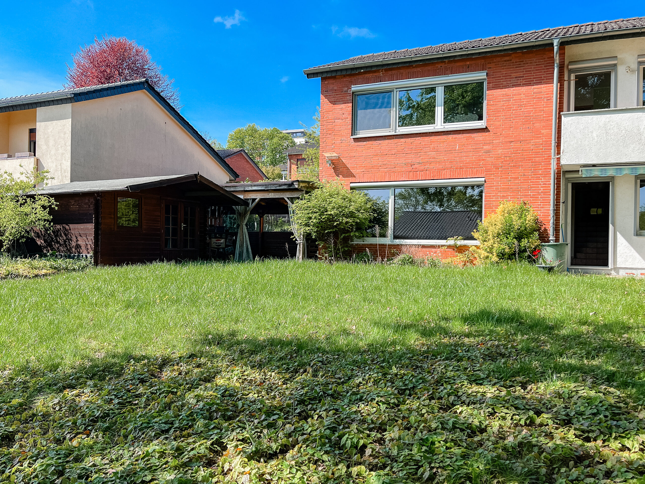 Idyllisches Einfamilienhaus mit Charme in Sarstedt auf Erbpachtgrundstück - Ansicht