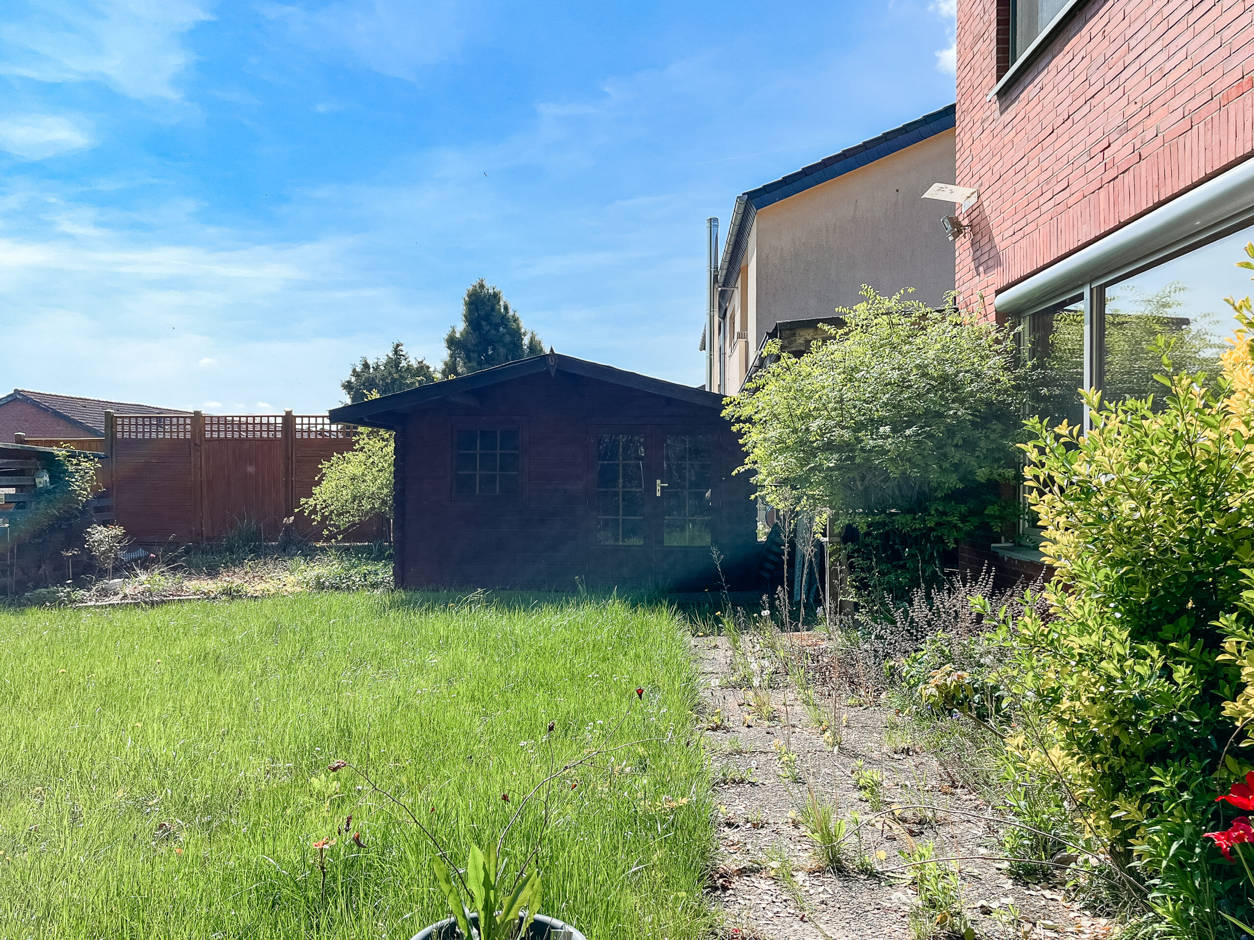 Idyllisches Einfamilienhaus mit Charme in Sarstedt auf Erbpachtgrundstück - Ansicht