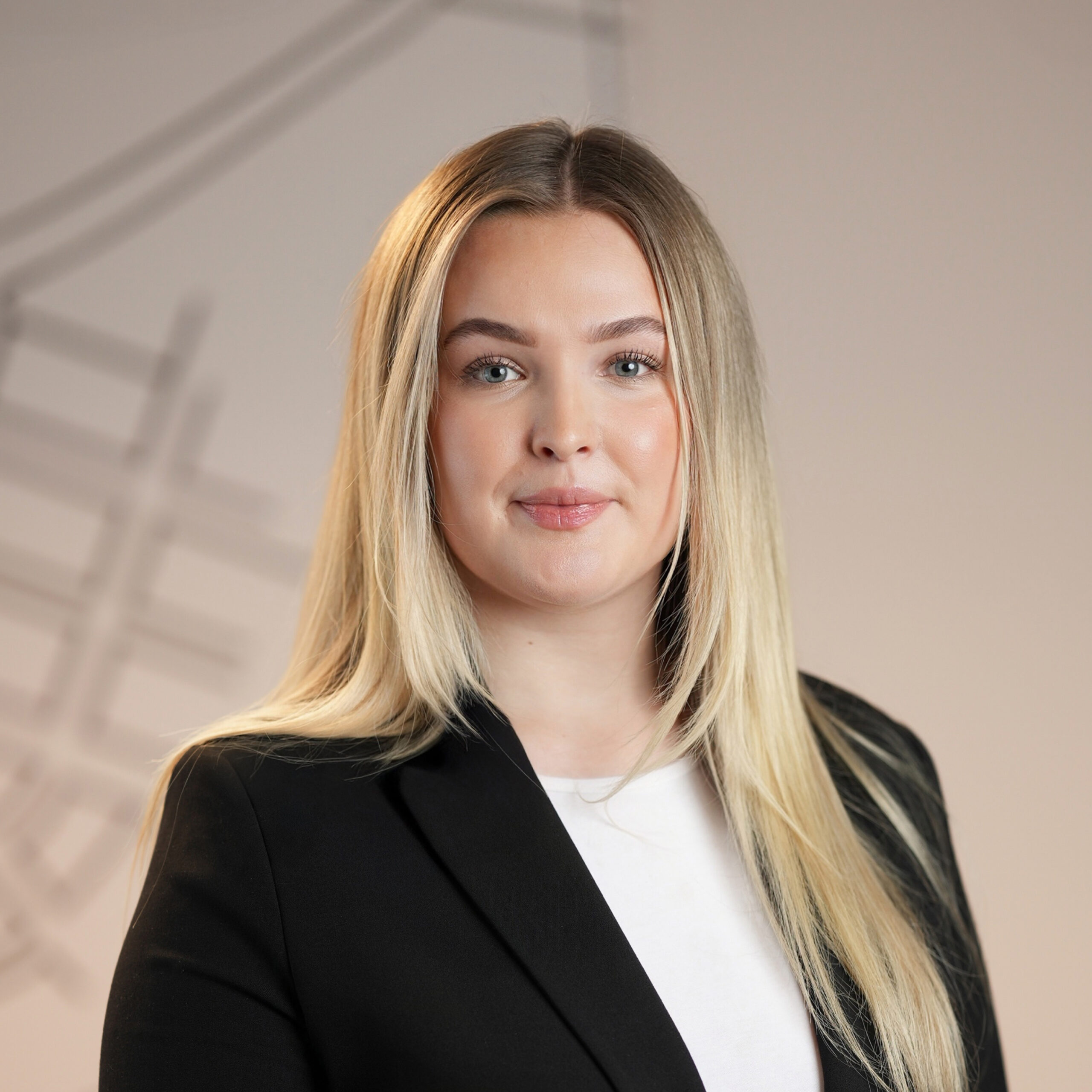 Immobilienberaterin Carlotta Surburg aus Hannover Portrait