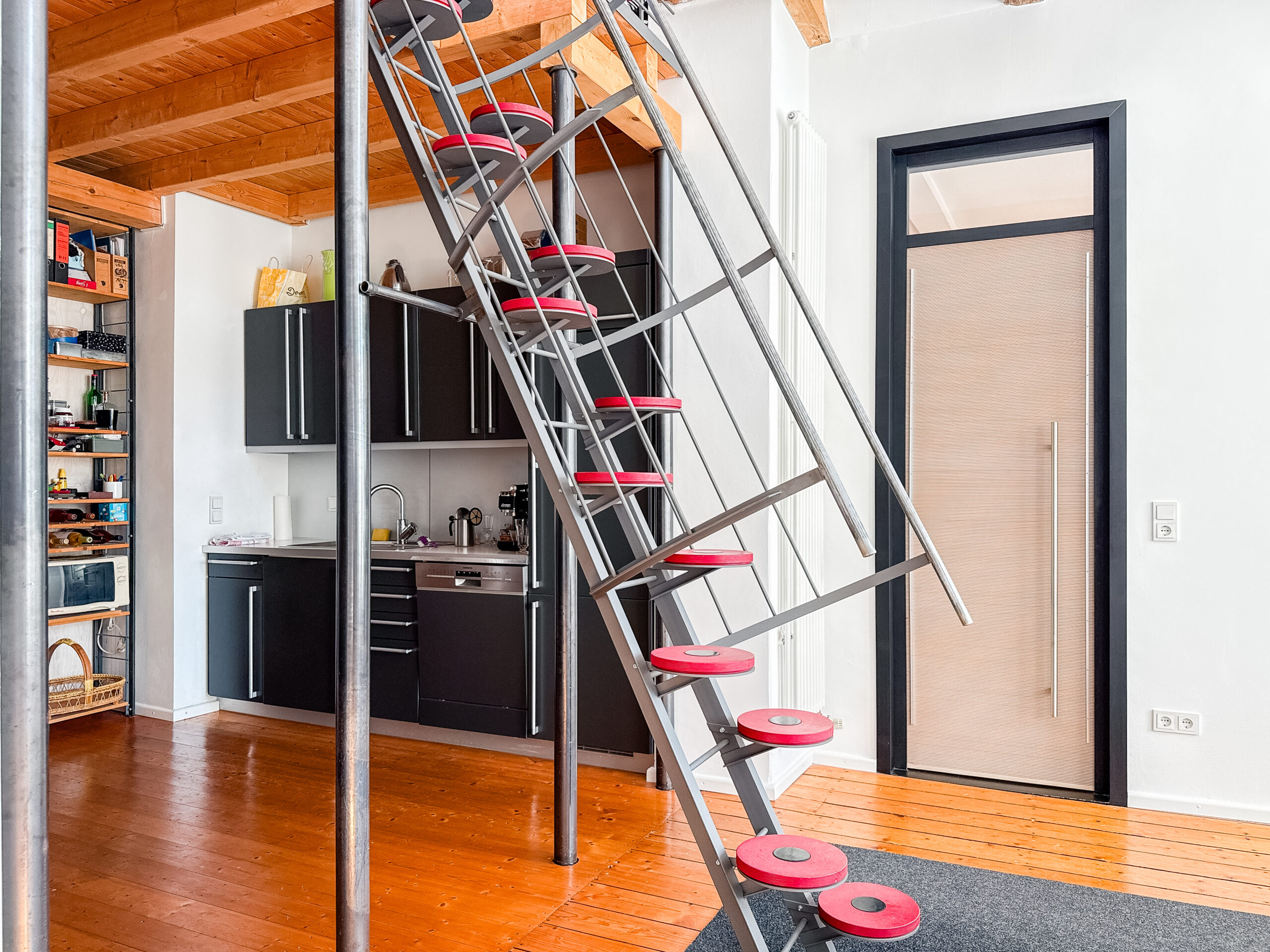 Maisonette mit Galerie, Dachterrasse und 2. Wohnung – Besonders Wohnen in Linden - Ansicht