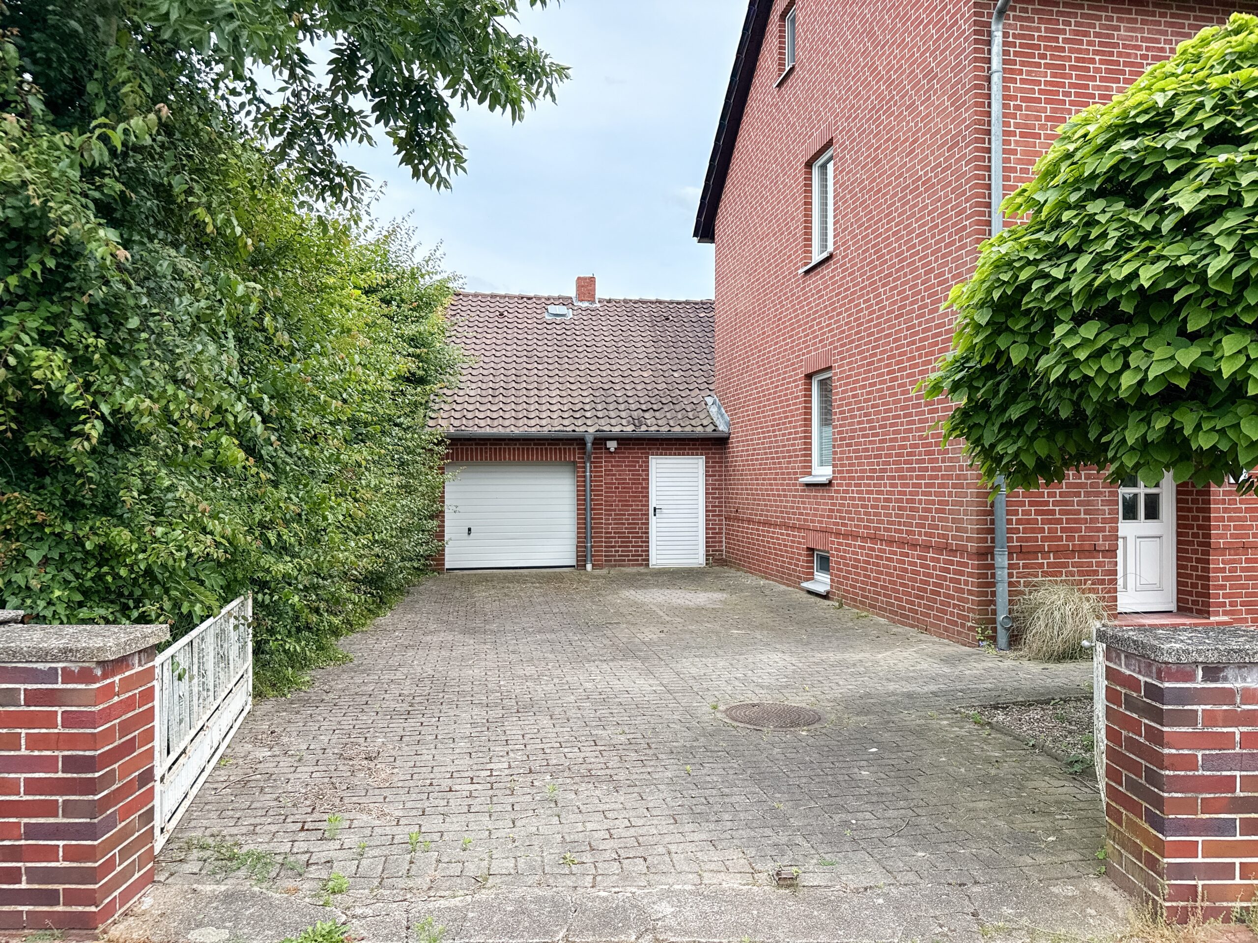 Viel Raum für Ihre Familie - Zweifamilienhaus in Garbsen - Ansicht