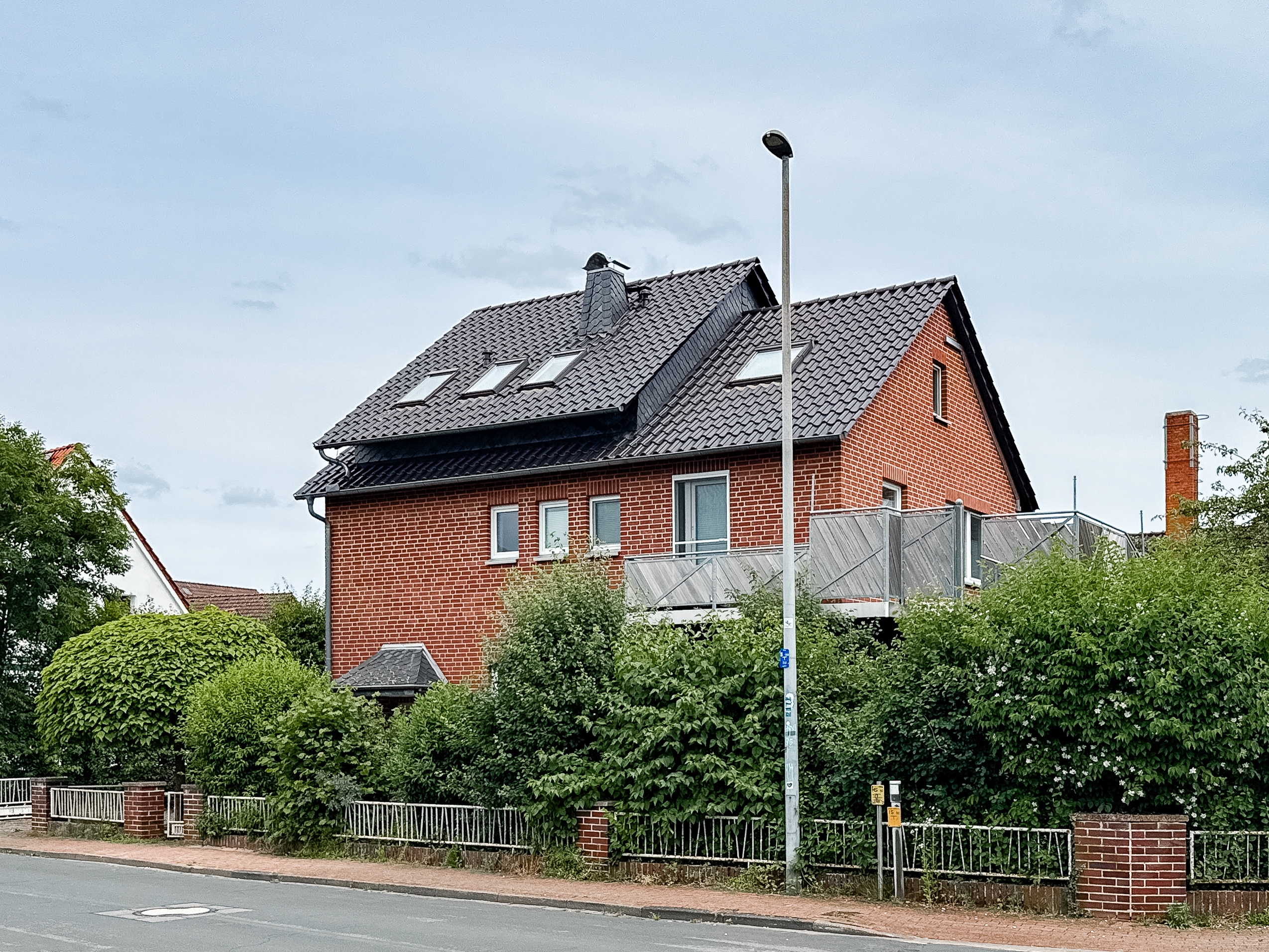 Viel Raum für Ihre Familie - Zweifamilienhaus in Garbsen - Ansicht
