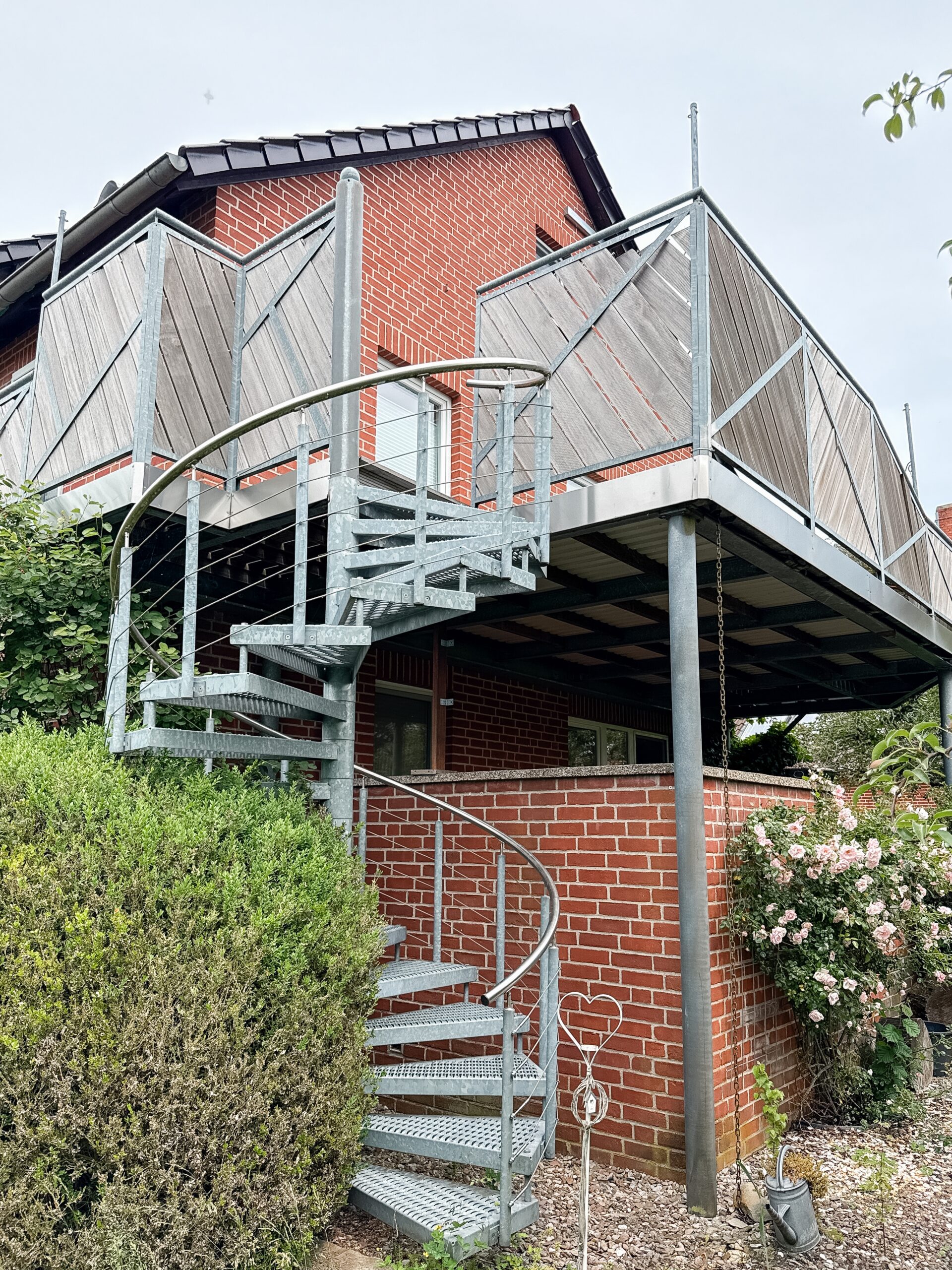 Viel Raum für Ihre Familie - Zweifamilienhaus in Garbsen - Ansicht