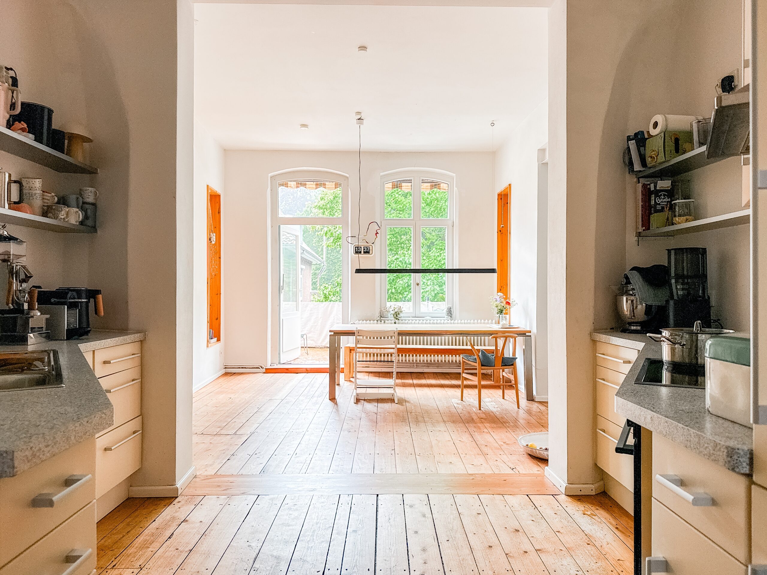 Denkmalgeschützte 5-Zimmer-Wohnung mit Balkon und attraktiven Mieteinnahmen - Ansicht