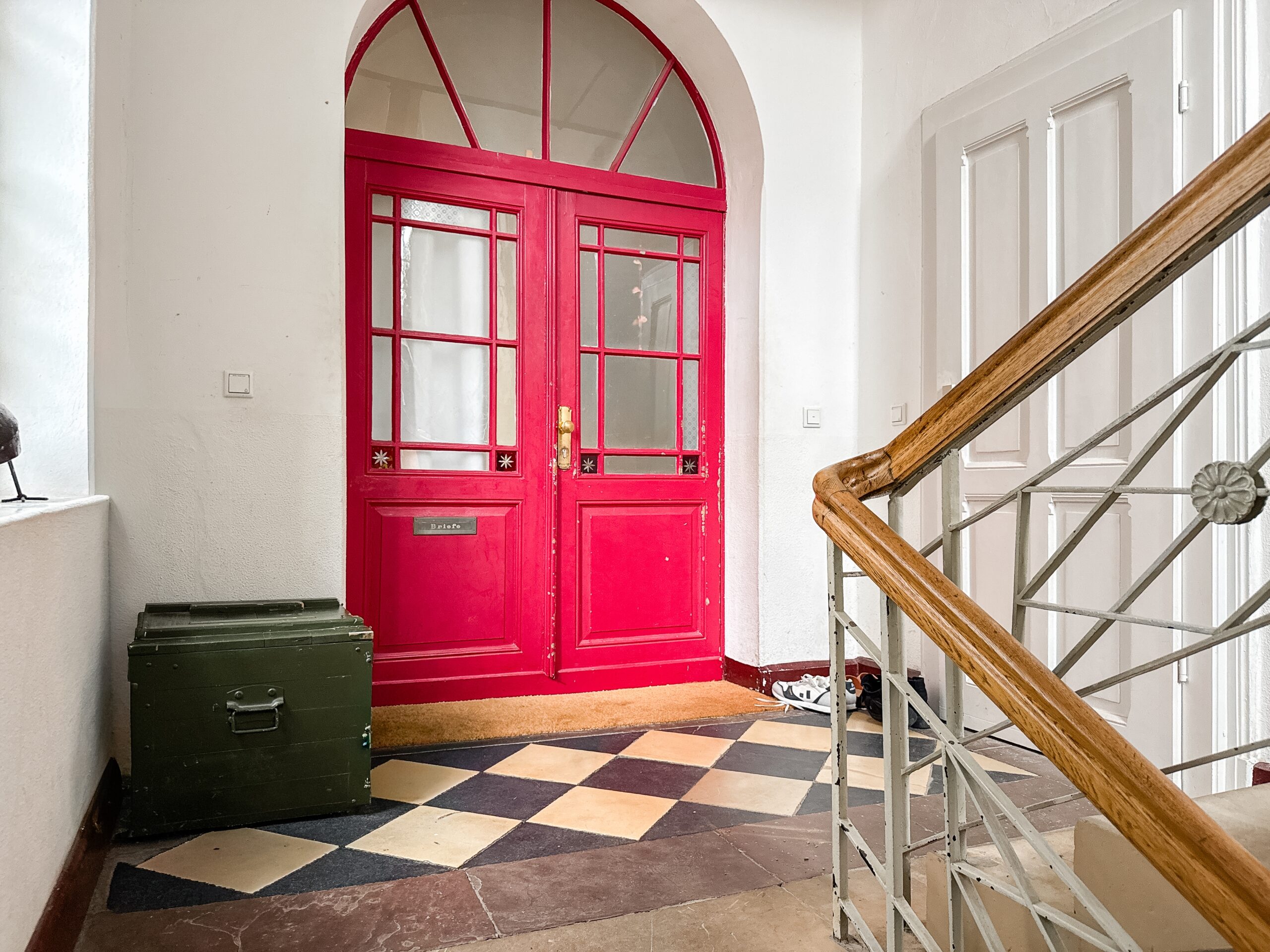 Denkmalgeschützte 5-Zimmer-Wohnung mit Balkon und attraktiven Mieteinnahmen - Ansicht