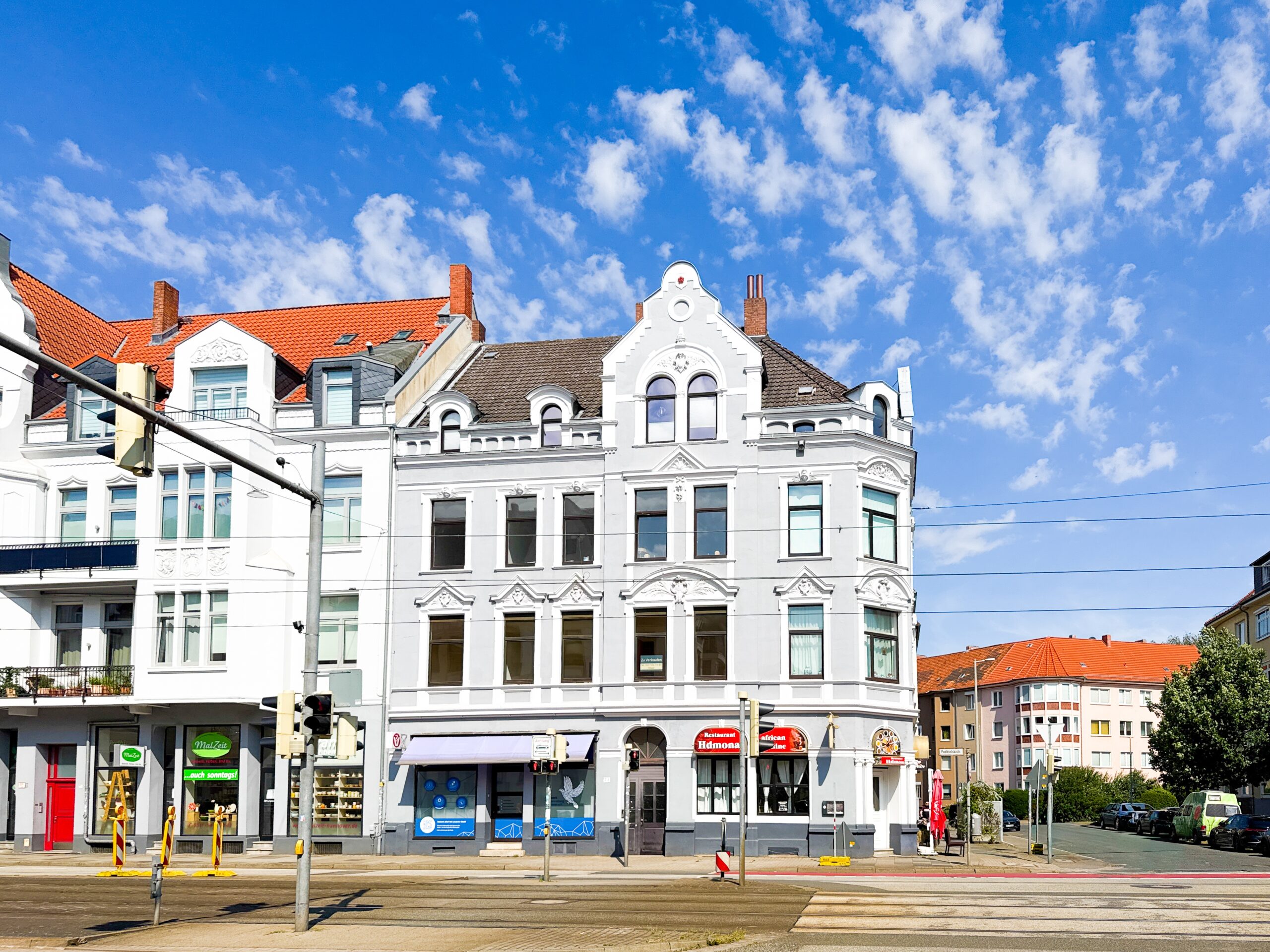 Charmante Eigentumswohnung mit Kamin und Balkon im 1. Obergeschoss - Ansicht