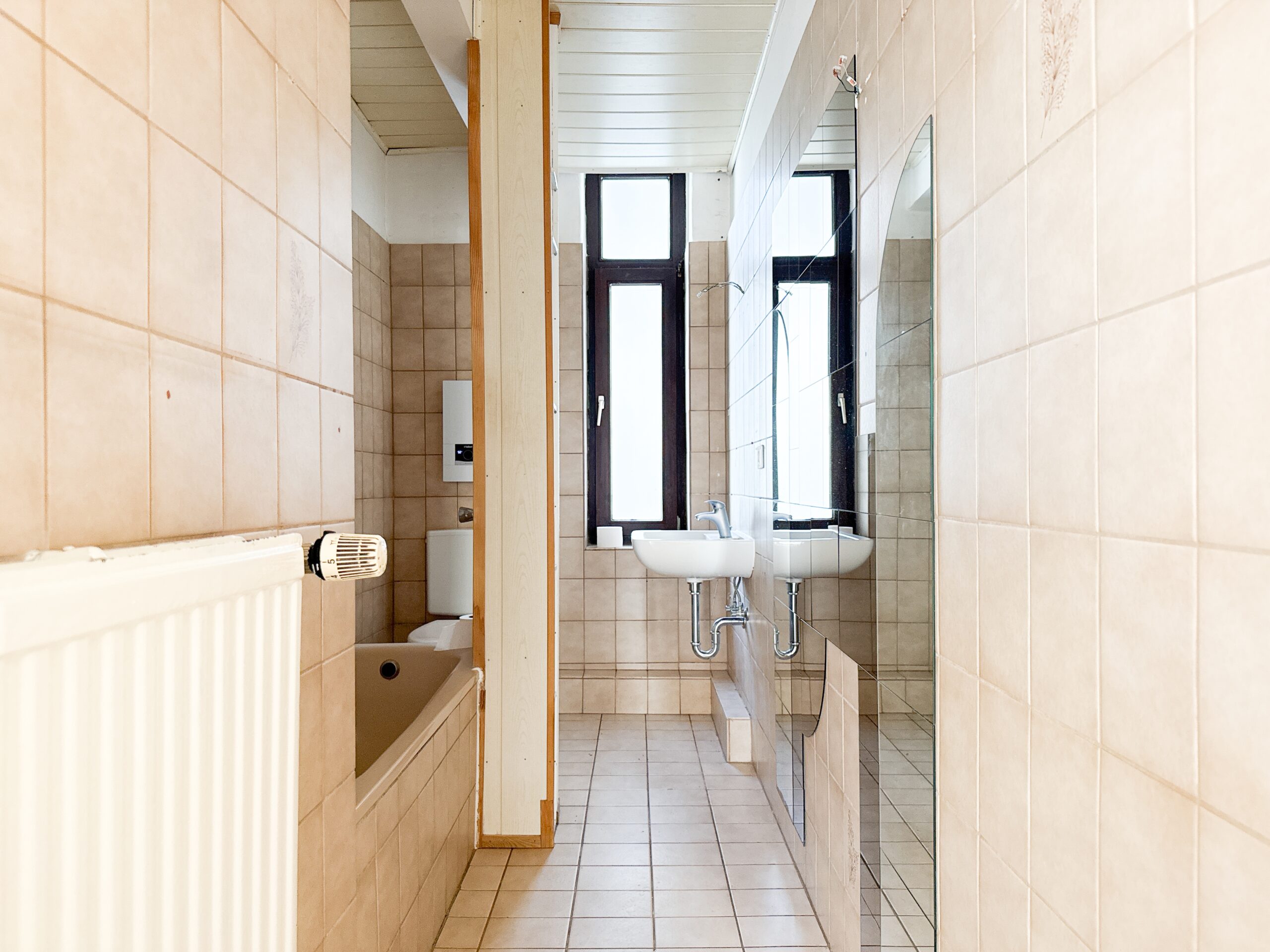 Charmante Eigentumswohnung mit Kamin und Balkon im 1. Obergeschoss - Ansicht