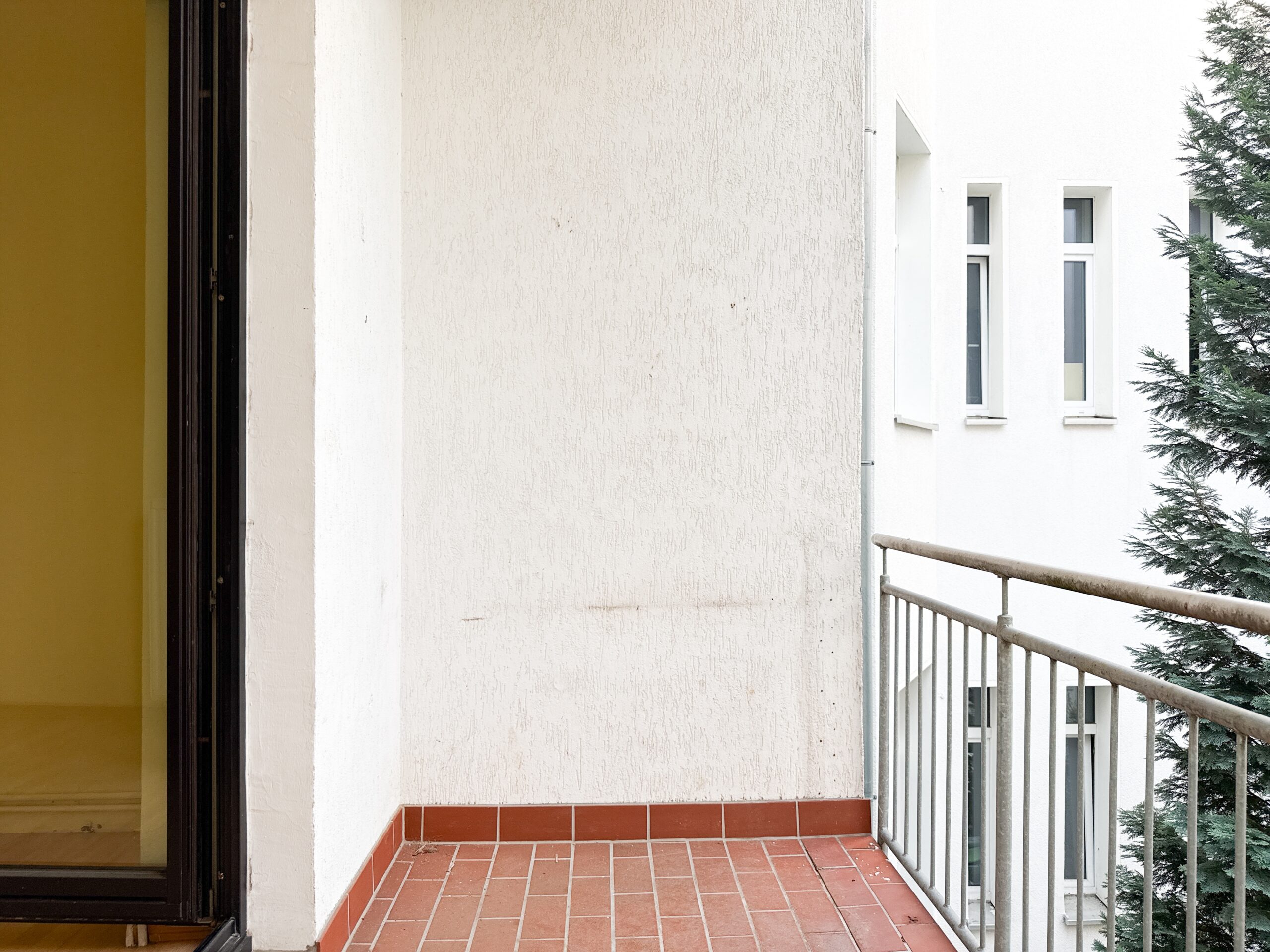 Charmante Eigentumswohnung mit Kamin und Balkon im 1. Obergeschoss - Ansicht