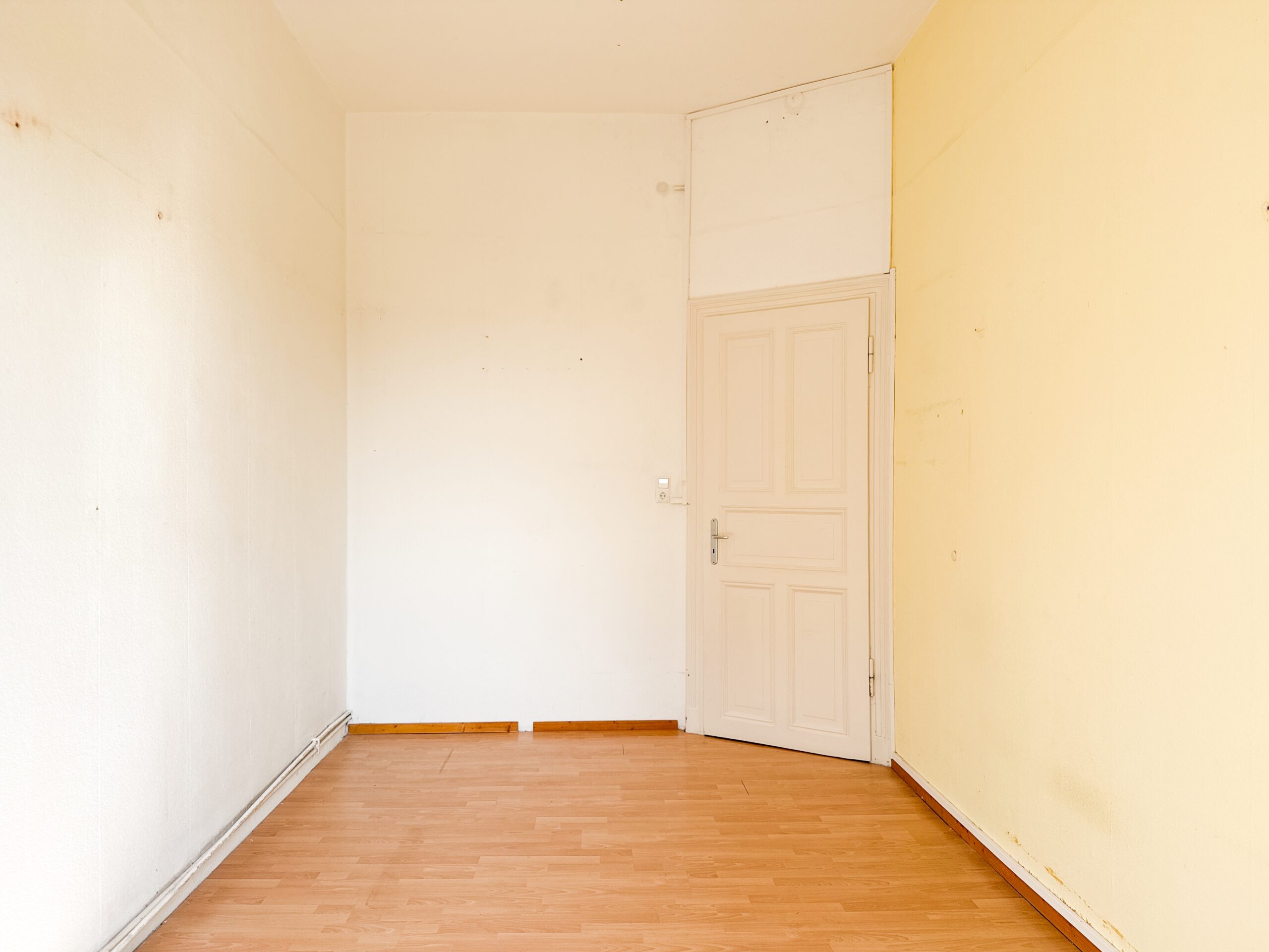 Charmante Eigentumswohnung mit Kamin und Balkon im 1. Obergeschoss - Ansicht