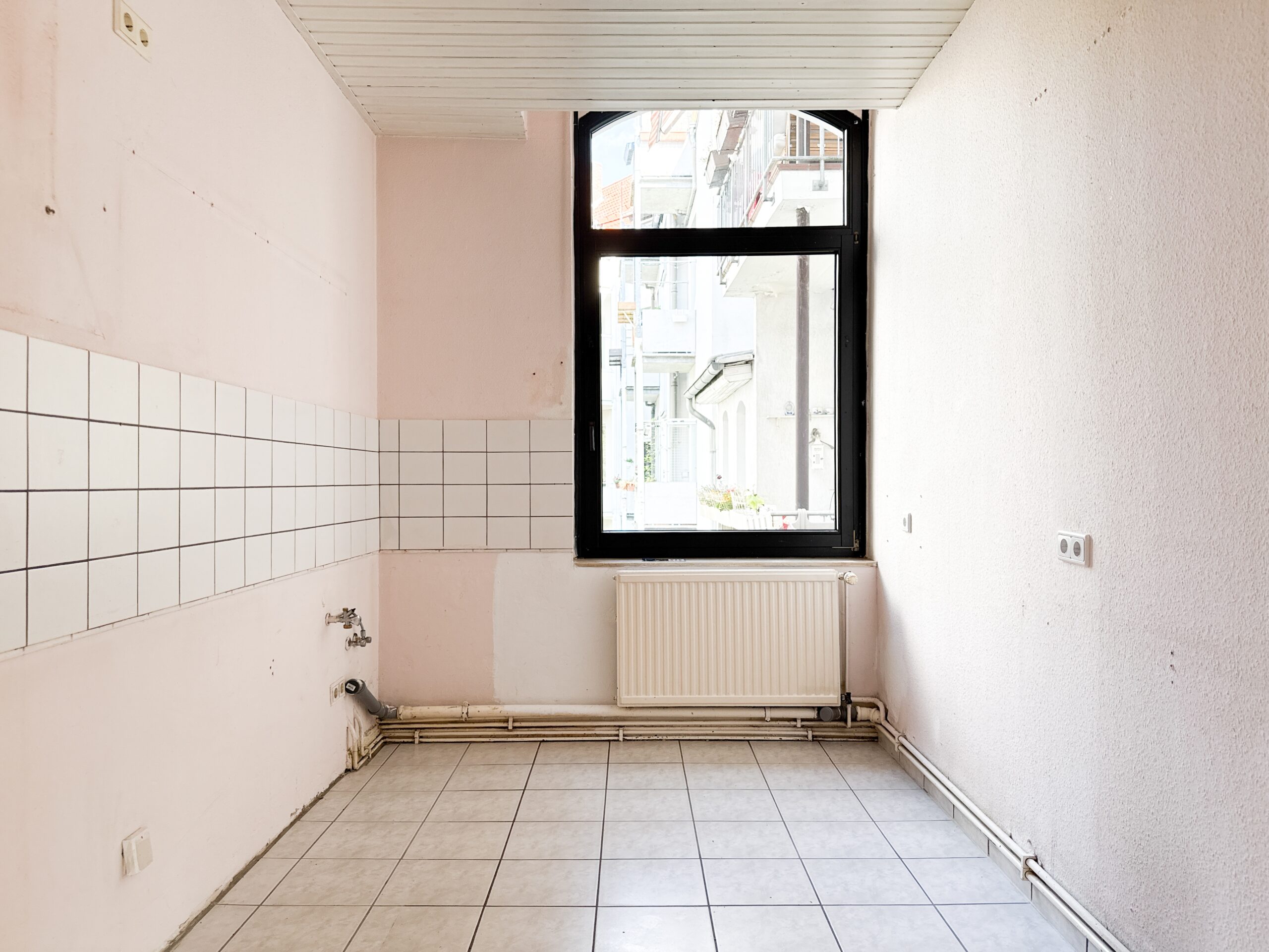 Charmante Eigentumswohnung mit Kamin und Balkon im 1. Obergeschoss - Ansicht