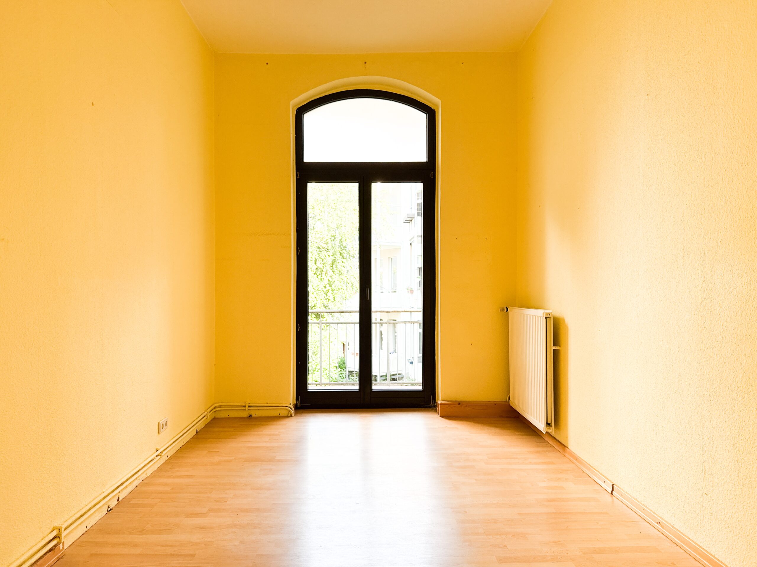 Charmante Eigentumswohnung mit Kamin und Balkon im 1. Obergeschoss - Ansicht