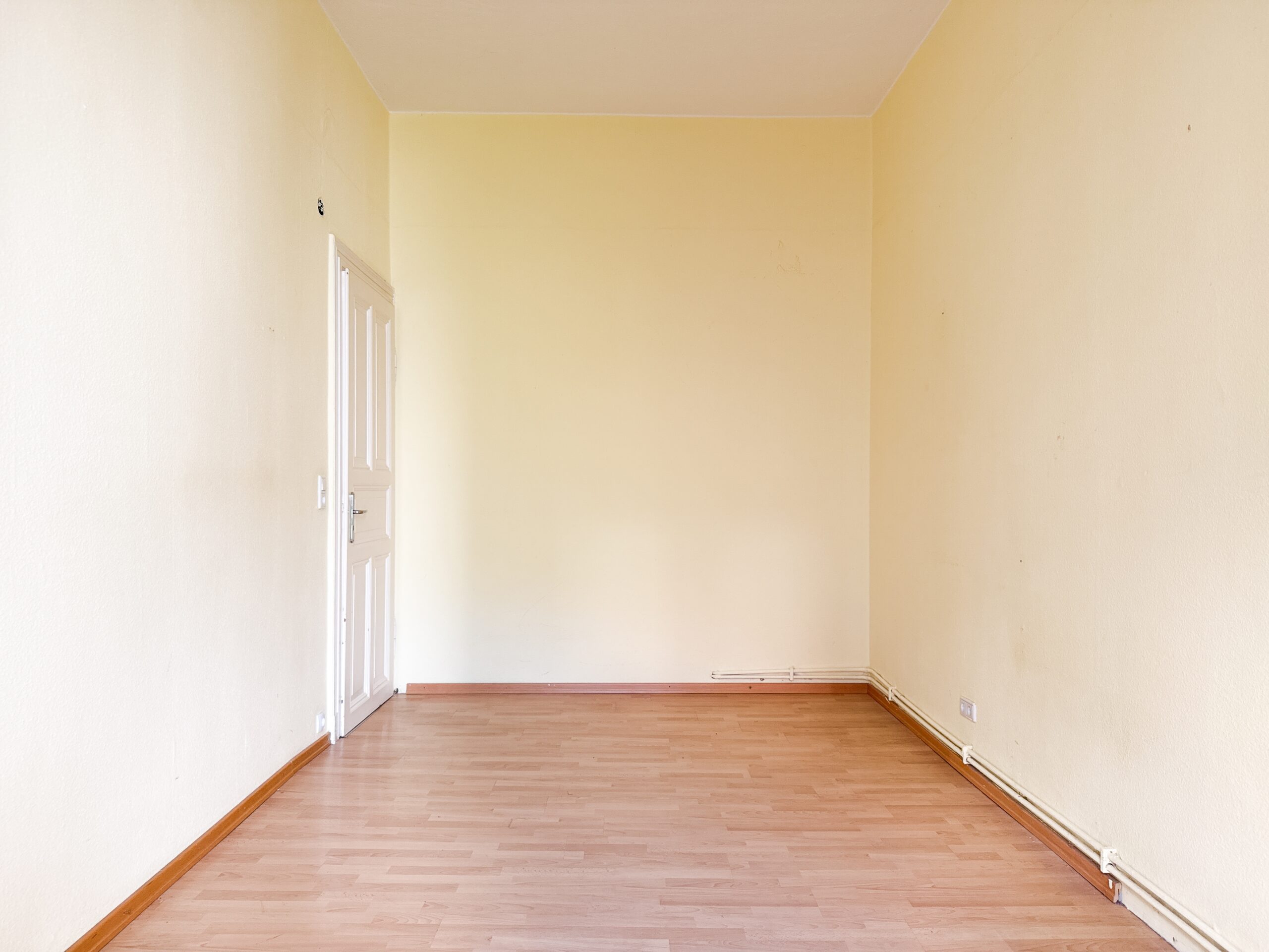 Charmante Eigentumswohnung mit Kamin und Balkon im 1. Obergeschoss - Ansicht