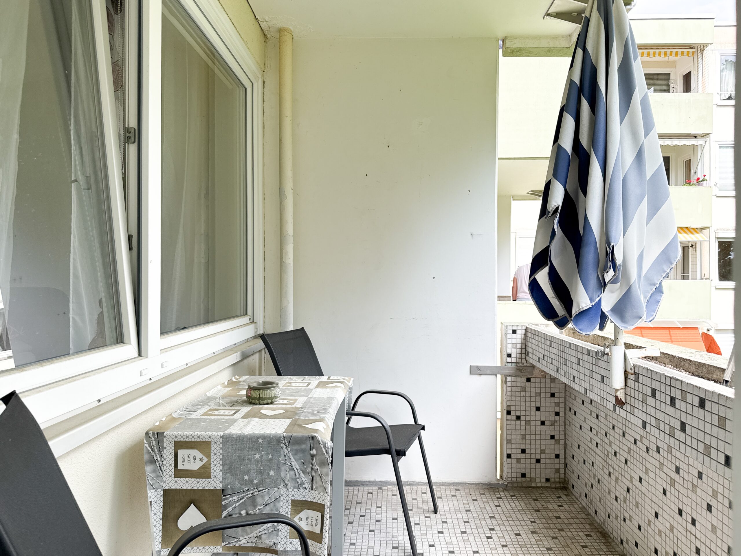Vermietete Eigentumswohnung mit Loggia und Garage in gepflegter Wohnanlage - Ansicht