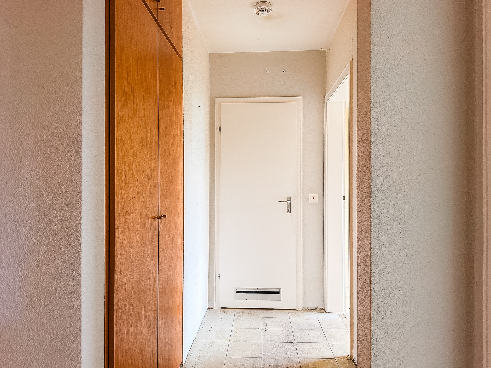 Gestaltungspotenzial im 3. Obergeschoss – 2 Zimmer mit Loggia und Garage - Ansicht
