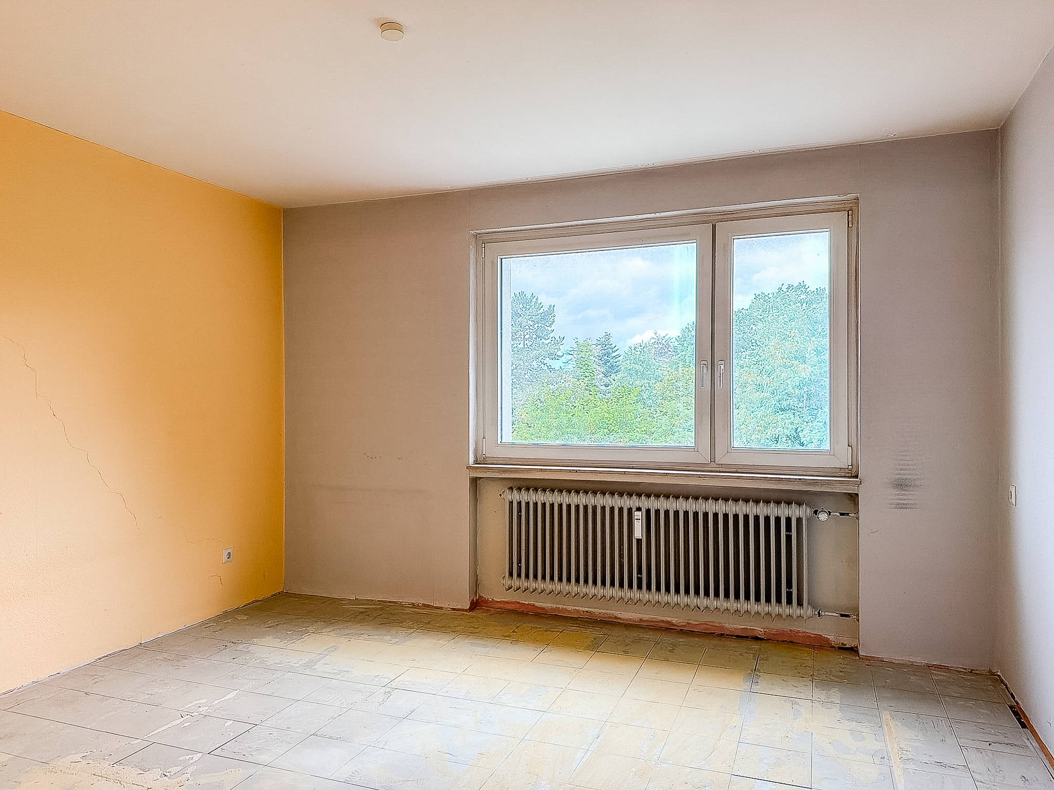 Gestaltungspotenzial im 3. Obergeschoss – 2 Zimmer mit Loggia und Garage - Ansicht