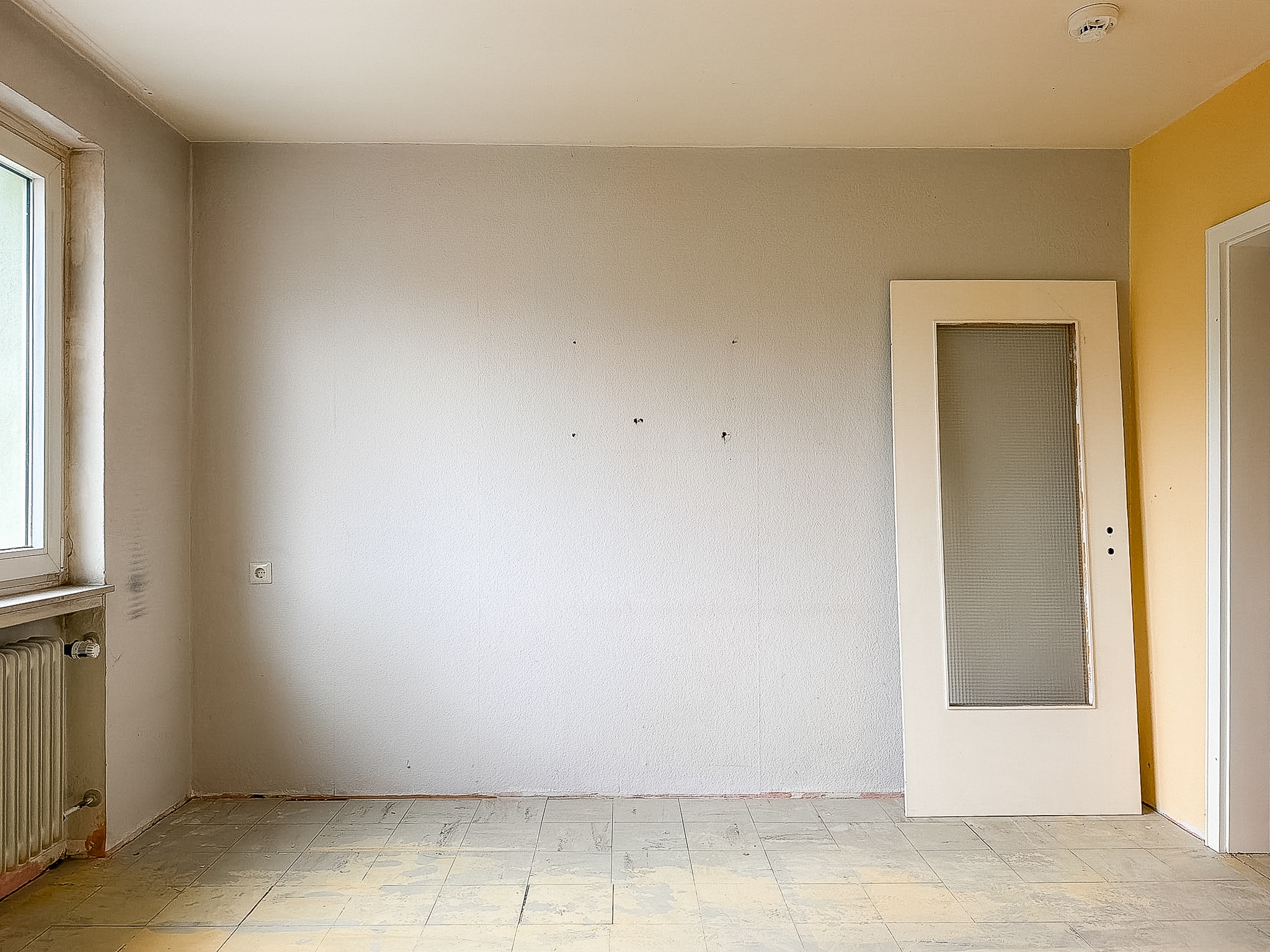 Gestaltungspotenzial im 3. Obergeschoss – 2 Zimmer mit Loggia und Garage - Ansicht