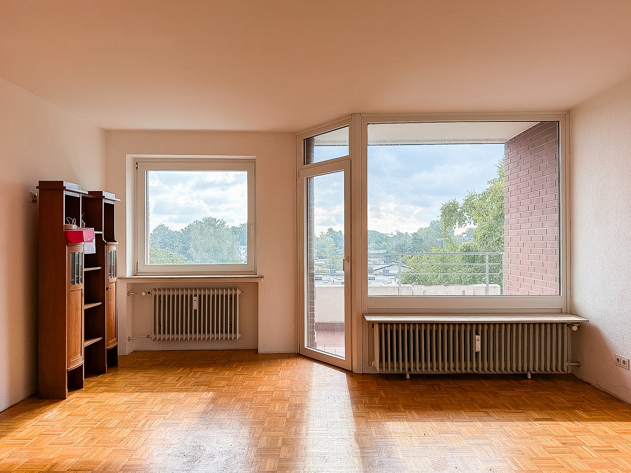 Gestaltungspotenzial im 3. Obergeschoss – 2 Zimmer mit Loggia und Garage - Ansicht